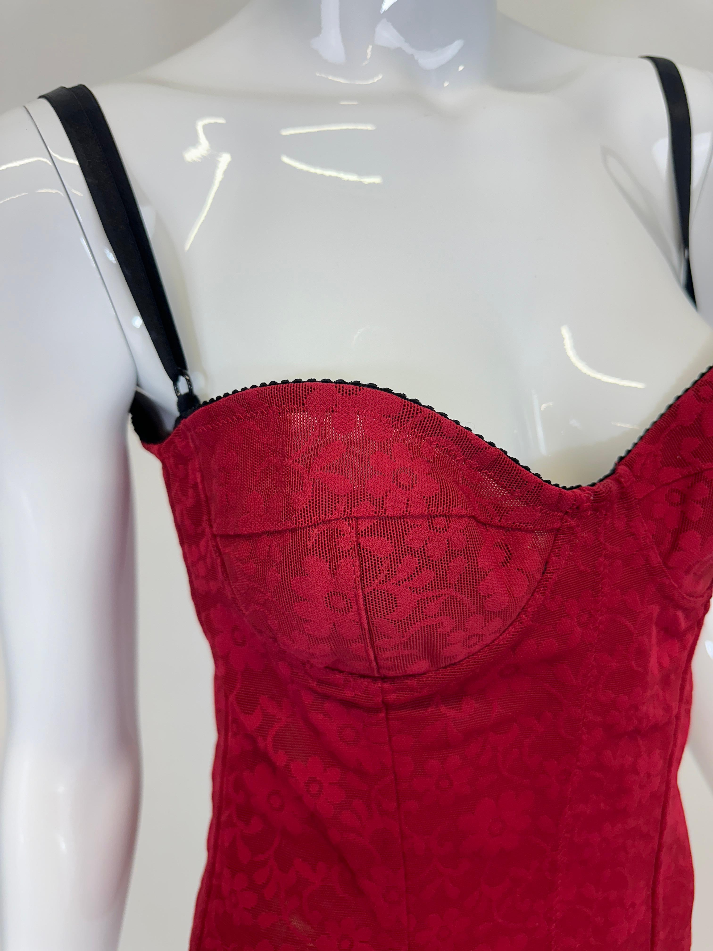 2003 D&G by Dolce & Gabbana red lace sexy bustier corset top In Good Condition For Sale In Padova, IT