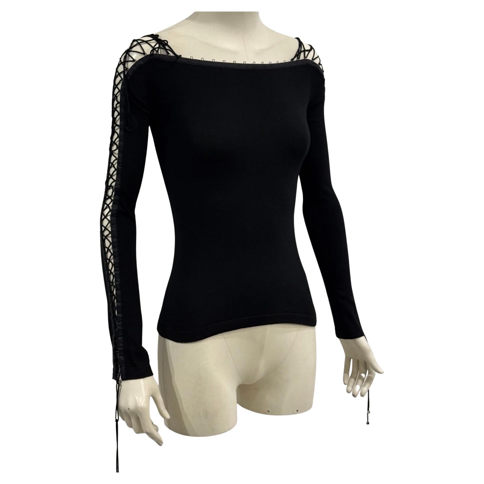 2003 Dolce
Gabbana top bondage con cordones