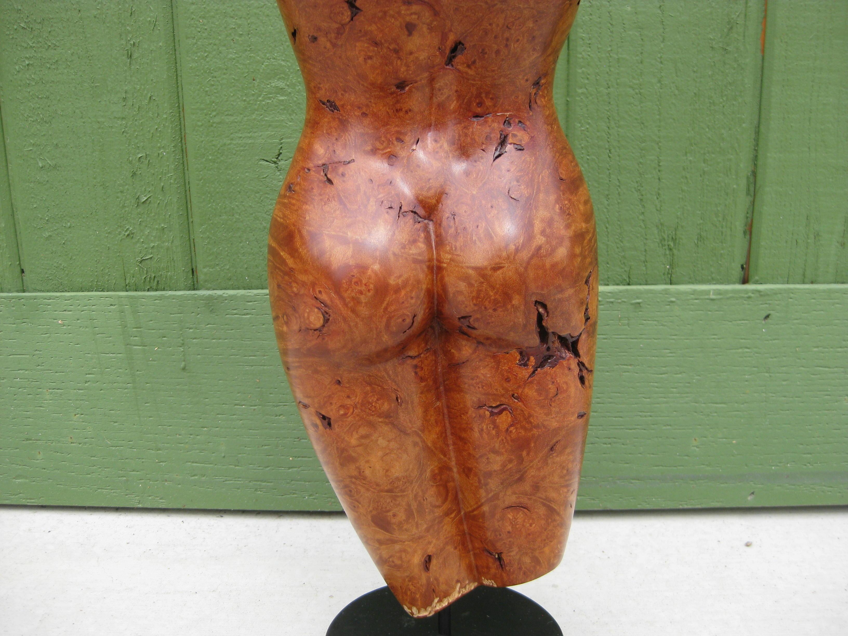 2003 Torso di donna nuda con busto in legno di radica scolpito da Alexandria 19 1/2