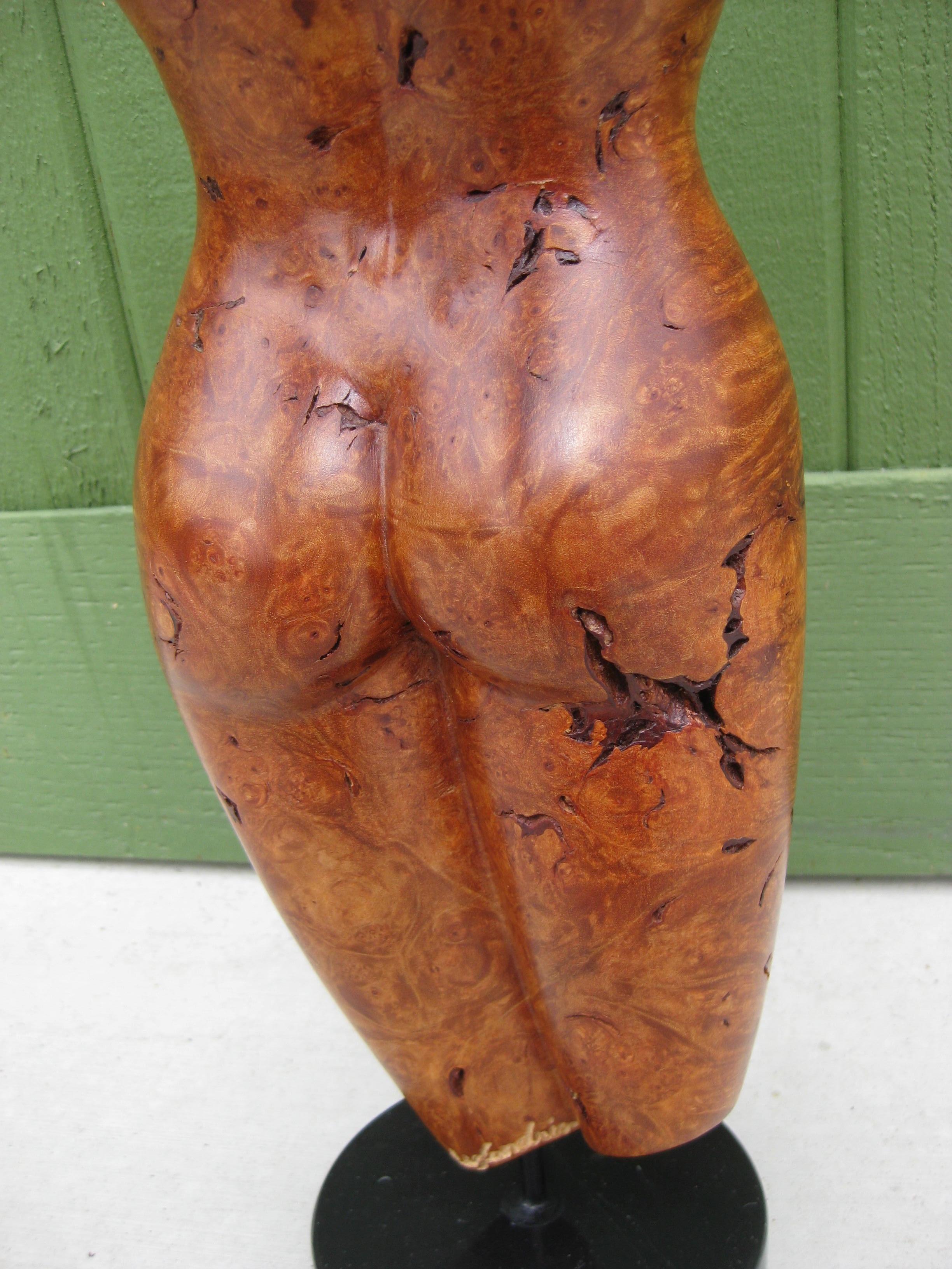 2003 Torso di donna nuda con busto in legno di radica scolpito da Alexandria 19 1/2