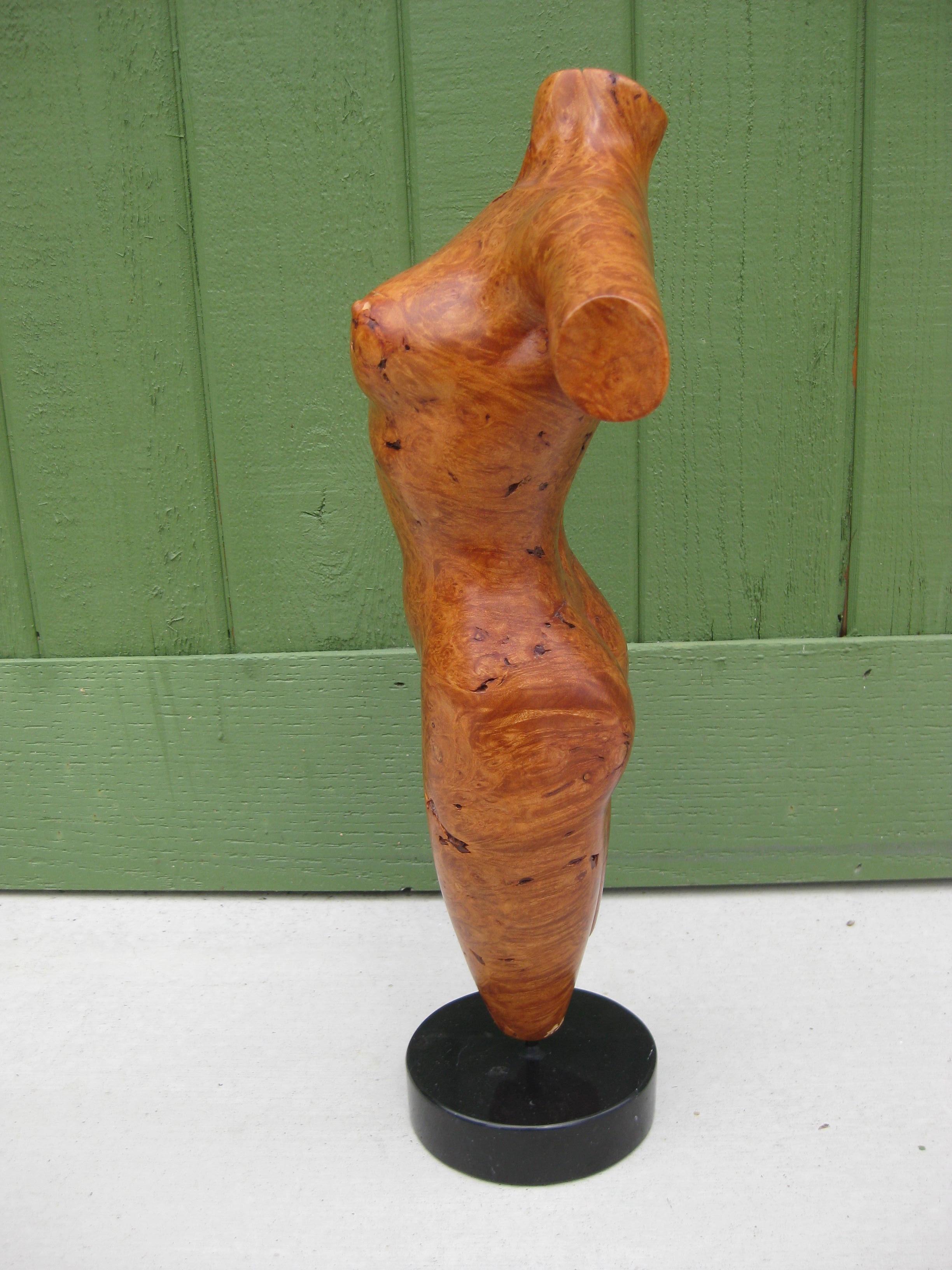 2003 Torso di donna nuda con busto in legno di radica scolpito da Alexandria 19 1/2