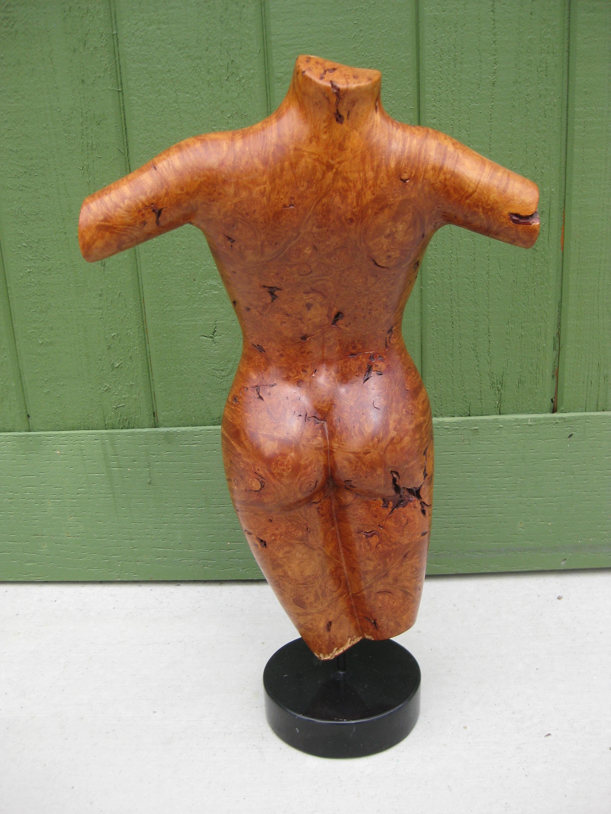 2003 Torso di donna nuda con busto in legno di radica scolpito da Alexandria 19 1/2