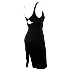 2003 Gucci by Tom Ford Schwarzes ärmelloses Kleid mit Ausschnitt und Krawatte