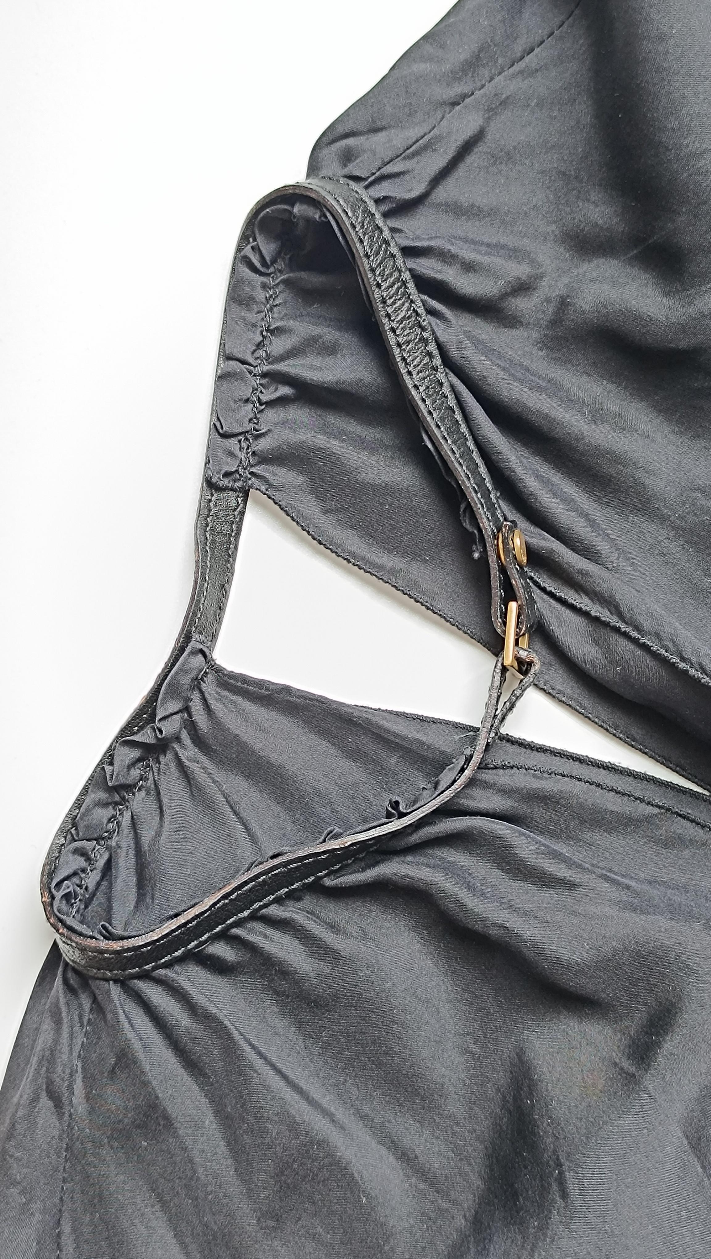 2003 Gucci by Tom Ford Black Silk Shirt / Blouse With a neck strap in vendita 8