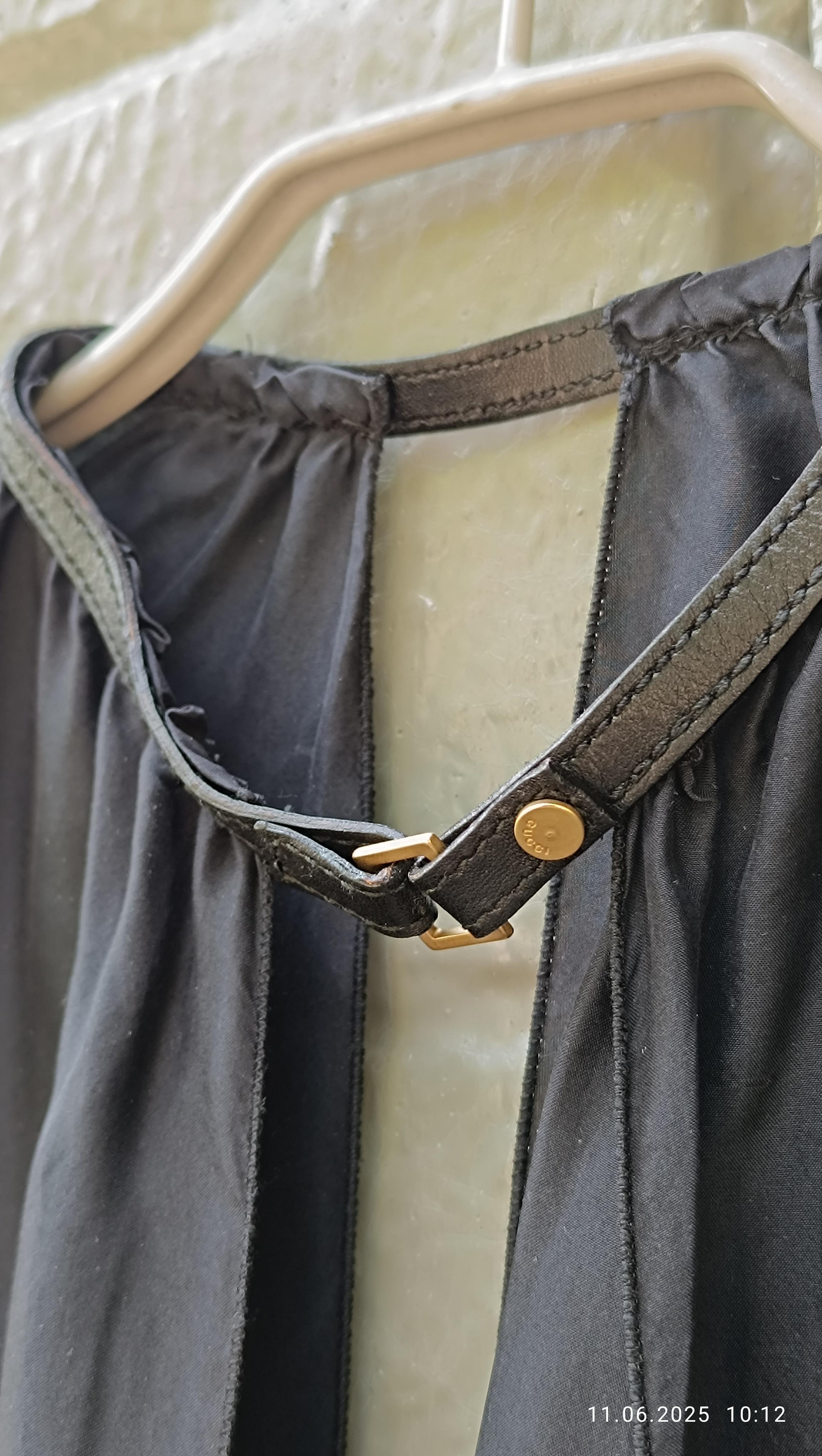 2003 Gucci by Tom Ford Black Silk Shirt / Blouse With a neck strap in vendita 12