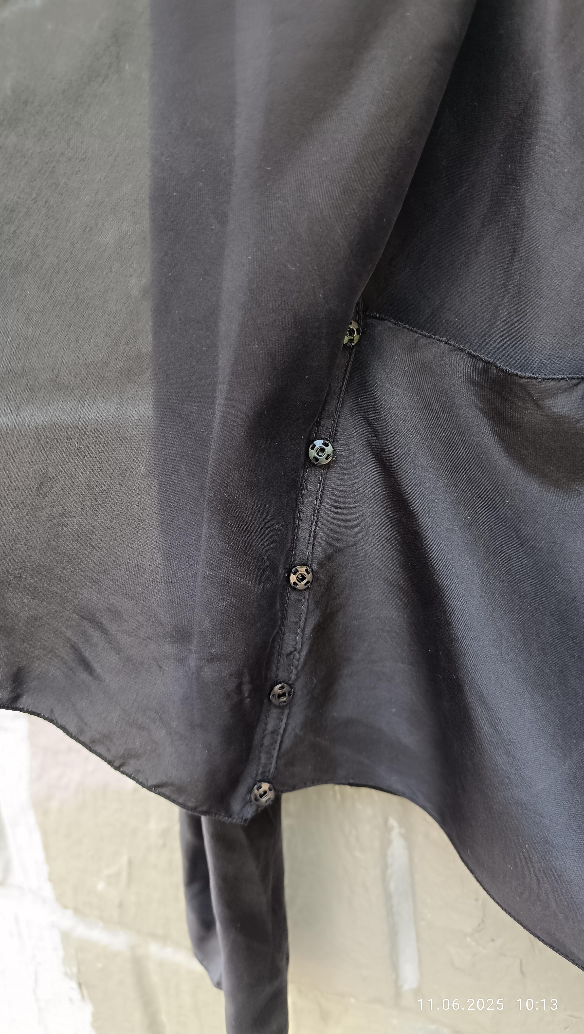 2003 Gucci by Tom Ford Black Silk Shirt / Blouse With a neck strap in vendita 14