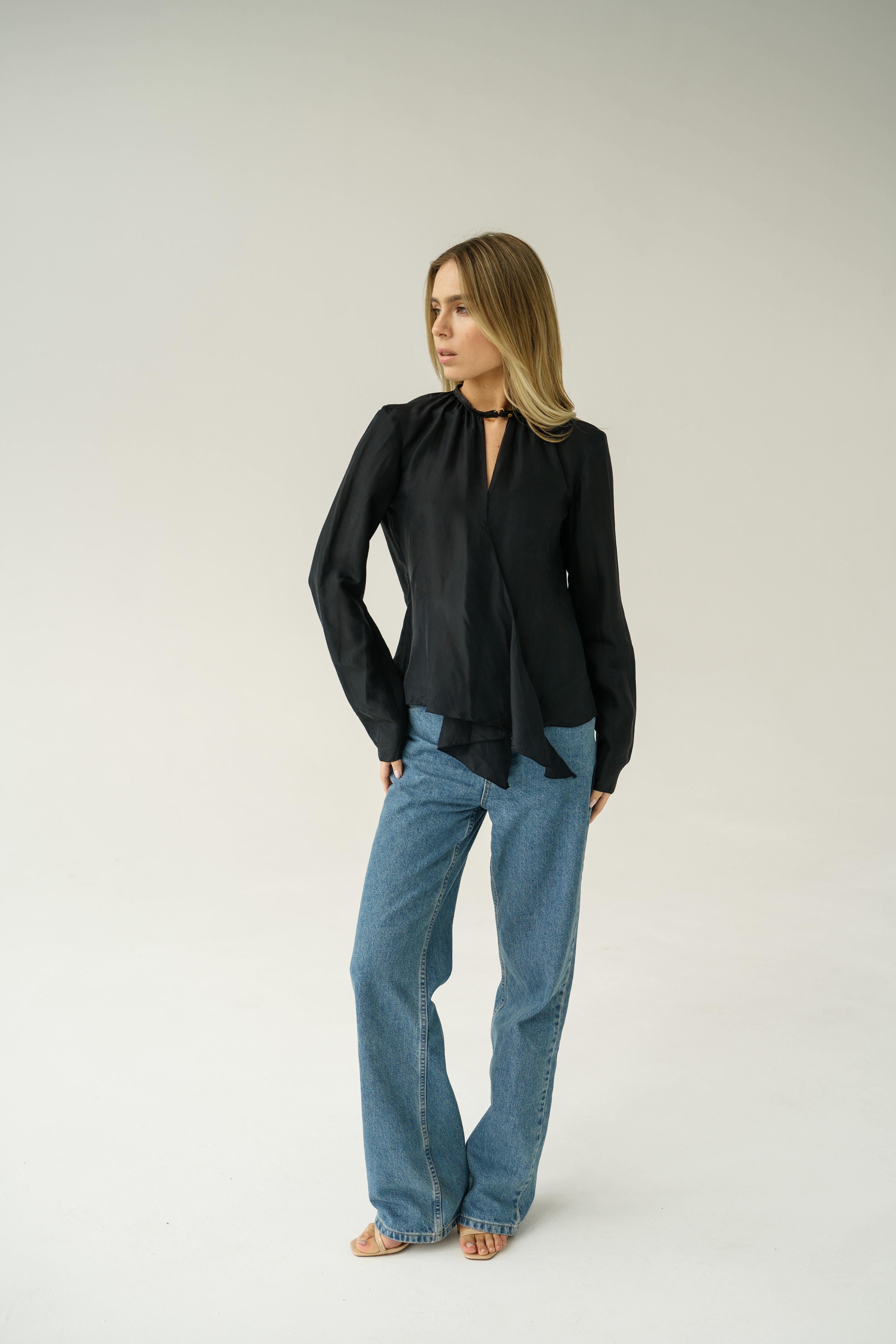 2003 Gucci by Tom Ford Black Silk Shirt / Blouse With a neck strap
Designer Tom Ford
Collection 2003 Spring/summer
Made in Italy.
Marked size: 44 IT

Composition: 97% silk, 3% genuine leather
Details:
Silk black blouse Tom Ford for Gucci from the
