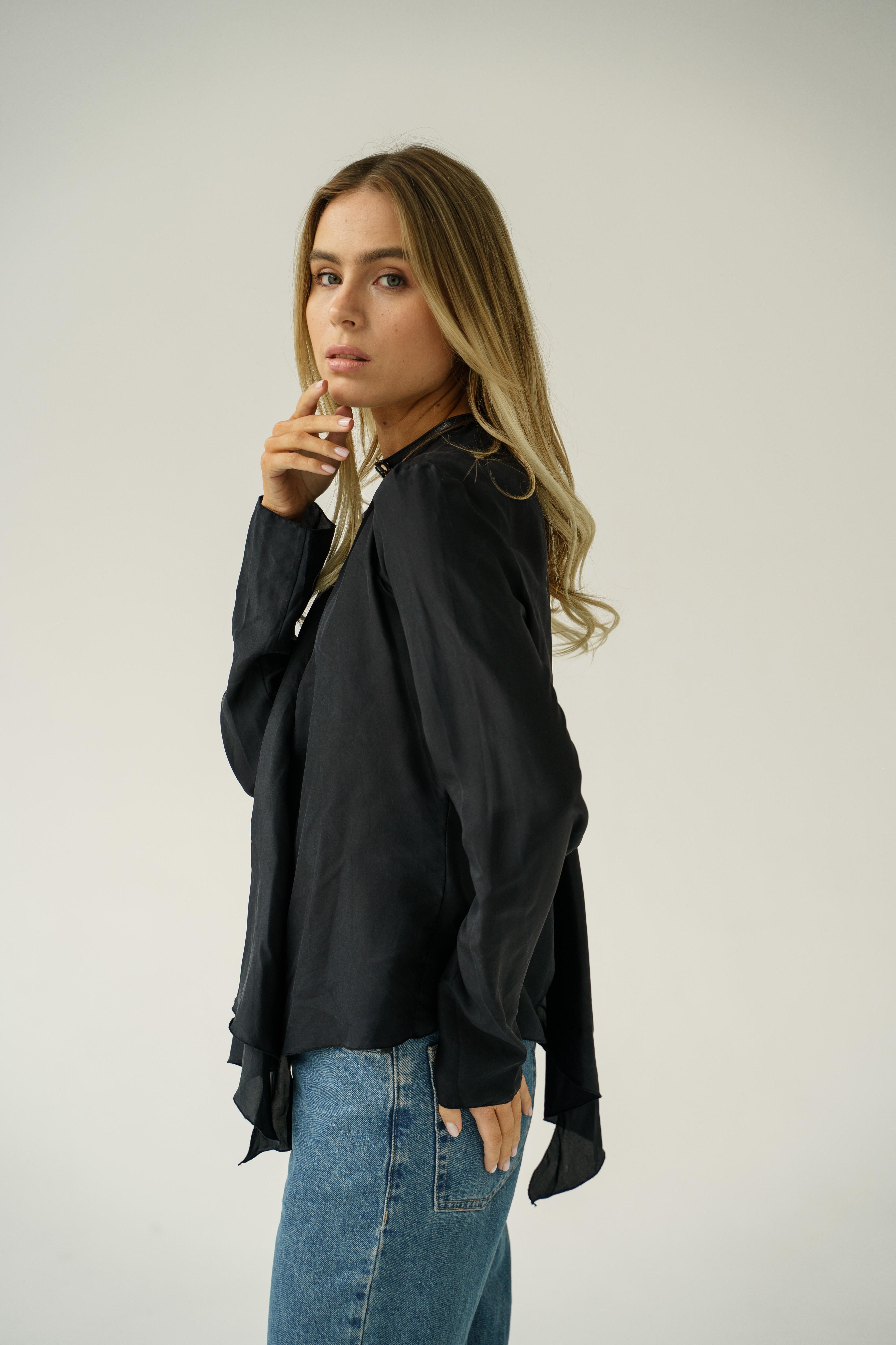 2003 Gucci by Tom Ford Black Silk Shirt / Blouse With a neck strap In condizioni discrete in vendita a Алматинский Почтамт, KZ