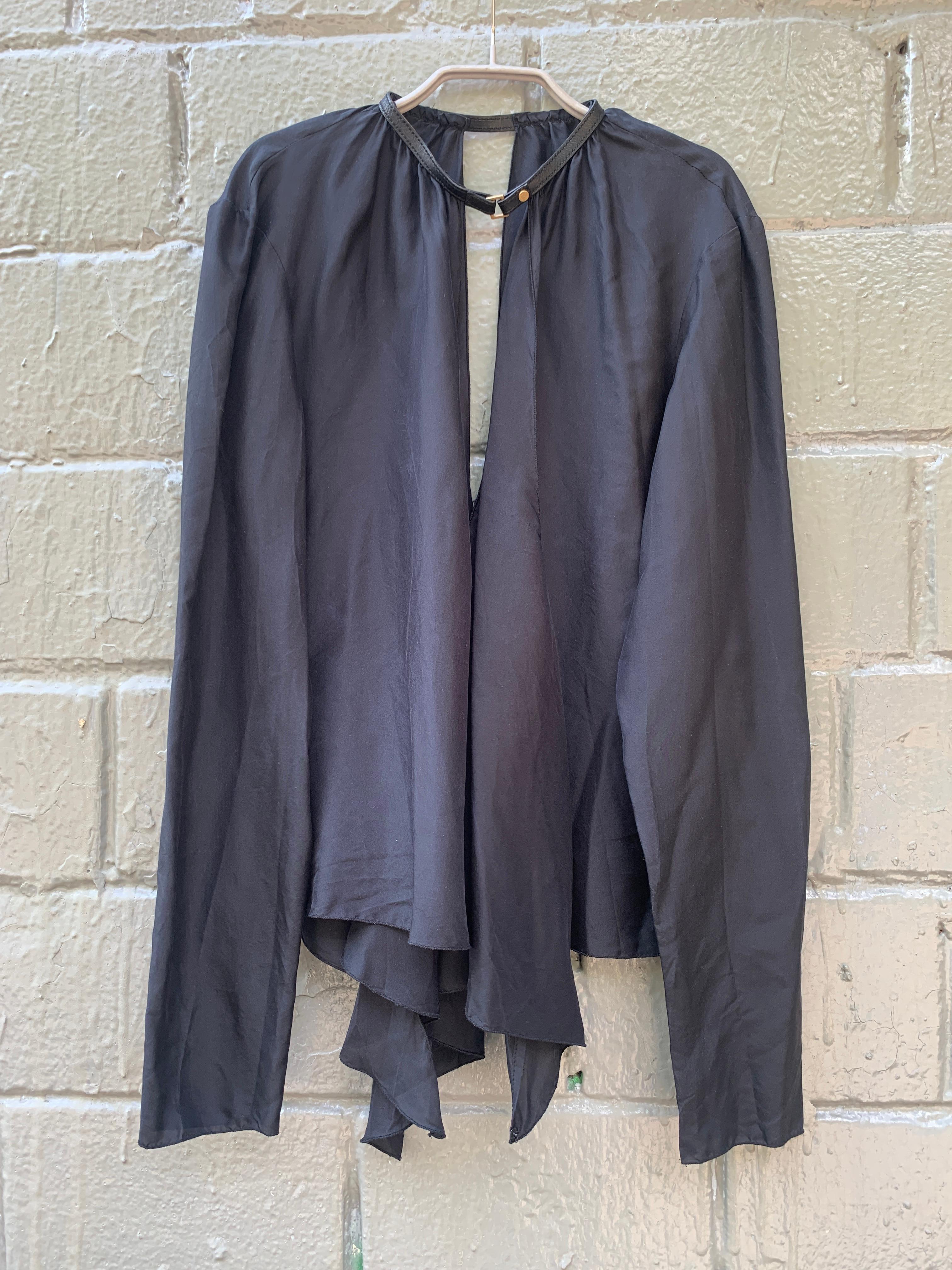 2003 Gucci by Tom Ford Black Silk Shirt / Blouse With a neck strap in vendita 3