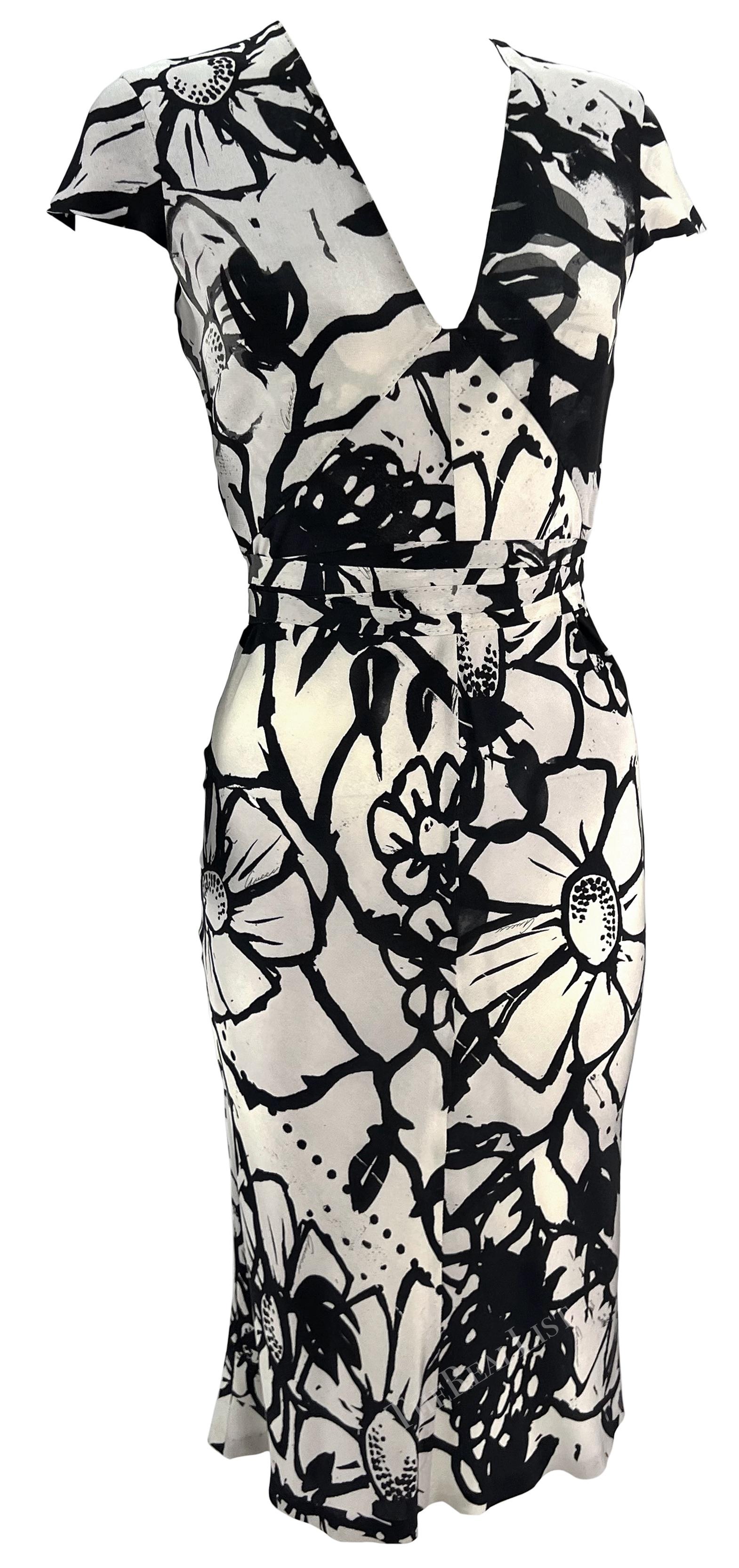 2003 Gucci by Tom Ford Graues Kleid aus Seide mit Blumendruck und Krawatte im Angebot 3