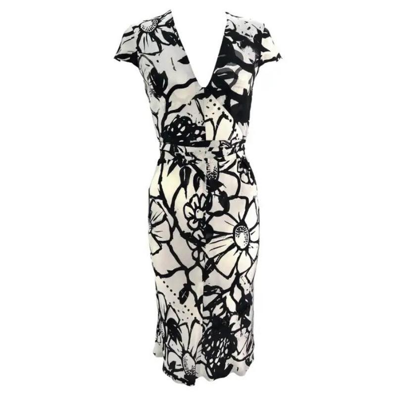 2003 Gucci by Tom Ford - Vestito a cravatta in seta grigia con stampa floreale