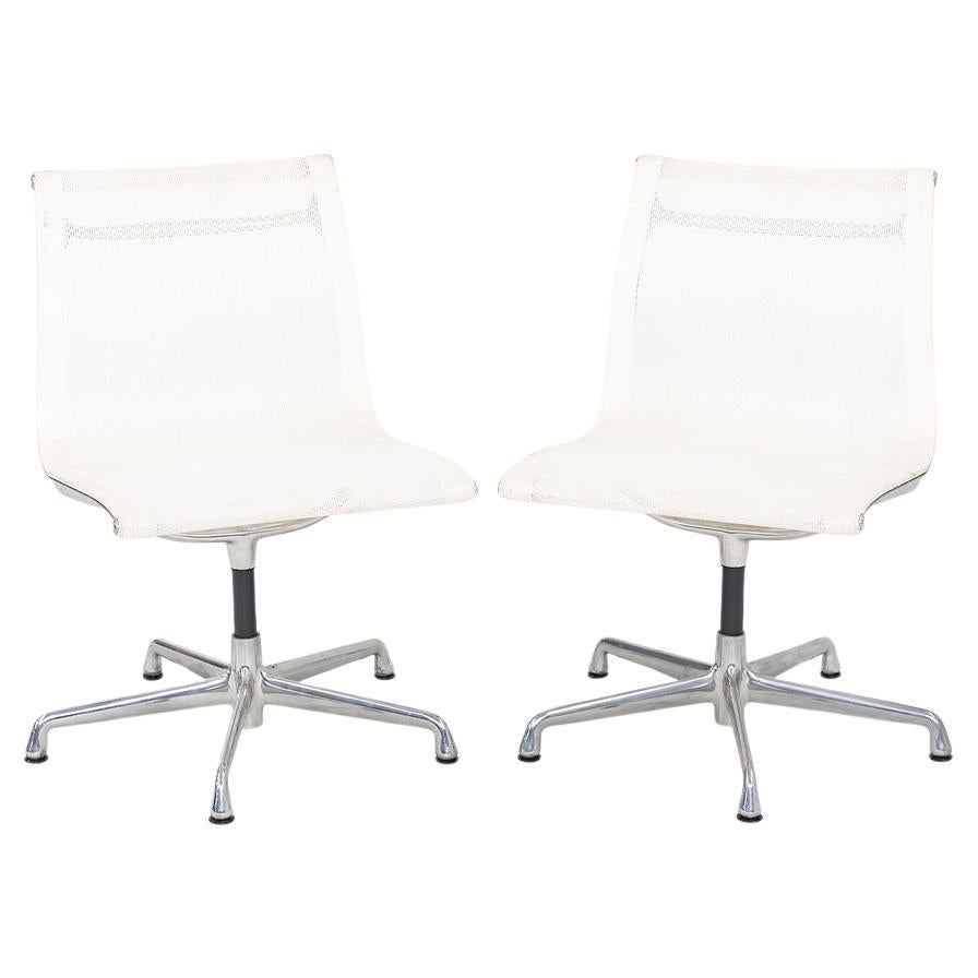 2003 Herman Miller Eames Aluminum Group Side Chair w/ Antler Base in White Mesh
