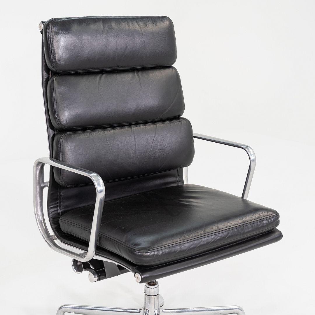 2003 Herman Miller Eames Soft Pad Executive-Schreibtischstuhl aus schwarzem Leder im Angebot 3