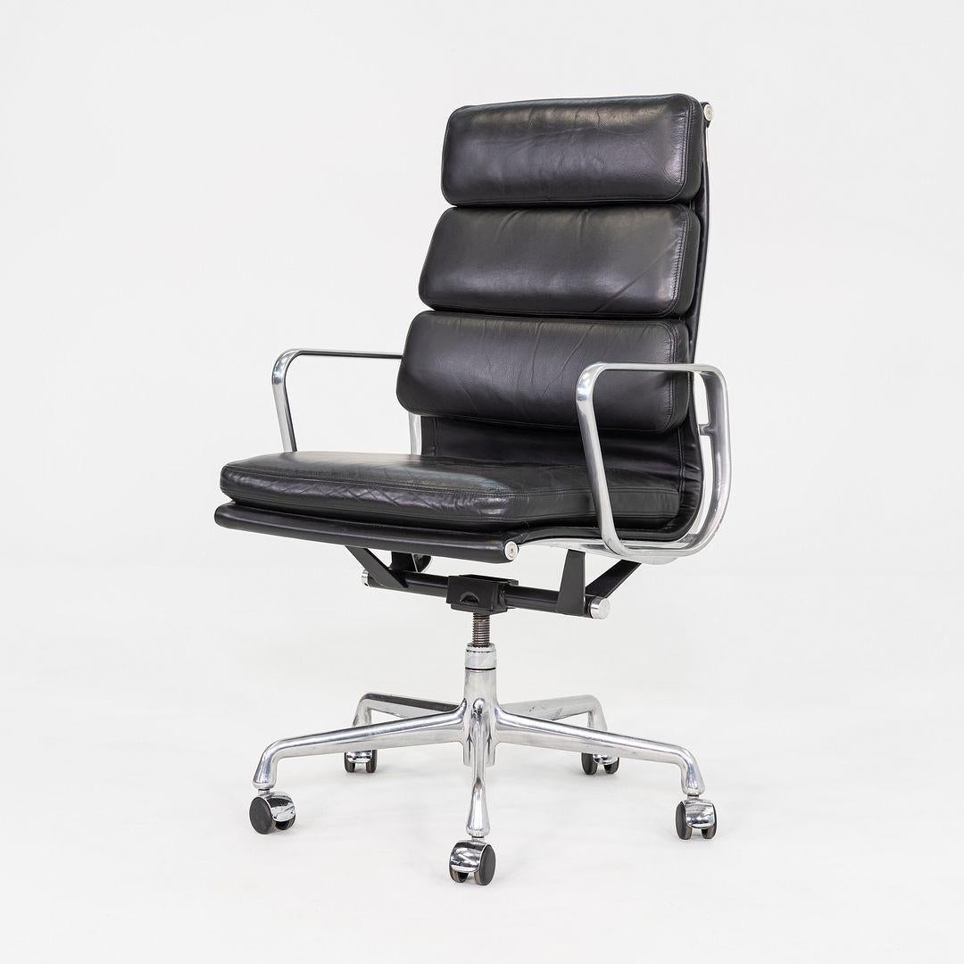 2003 Herman Miller Eames Soft Pad Executive-Schreibtischstuhl aus schwarzem Leder (amerikanisch) im Angebot