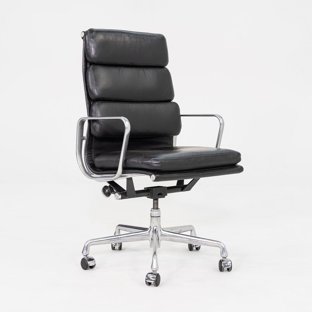 2003 Herman Miller Eames Soft Pad Executive-Schreibtischstuhl aus schwarzem Leder im Angebot 2