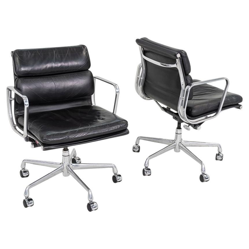 2003 Herman Miller Eames Soft Pad Management Desk Chair in Black Leather For Sale