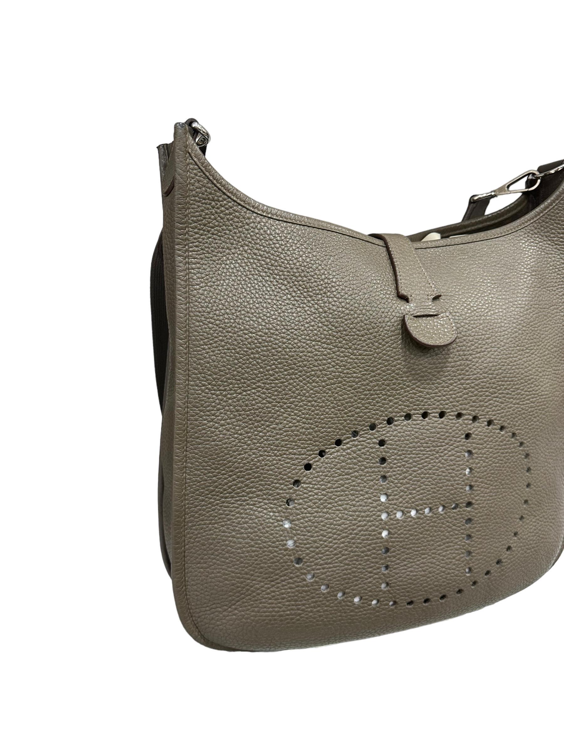 2003 Hermès Evelyne GM Ecorce Clemence Leather Shoulder Bag In Excellent Condition In Torre Del Greco, IT