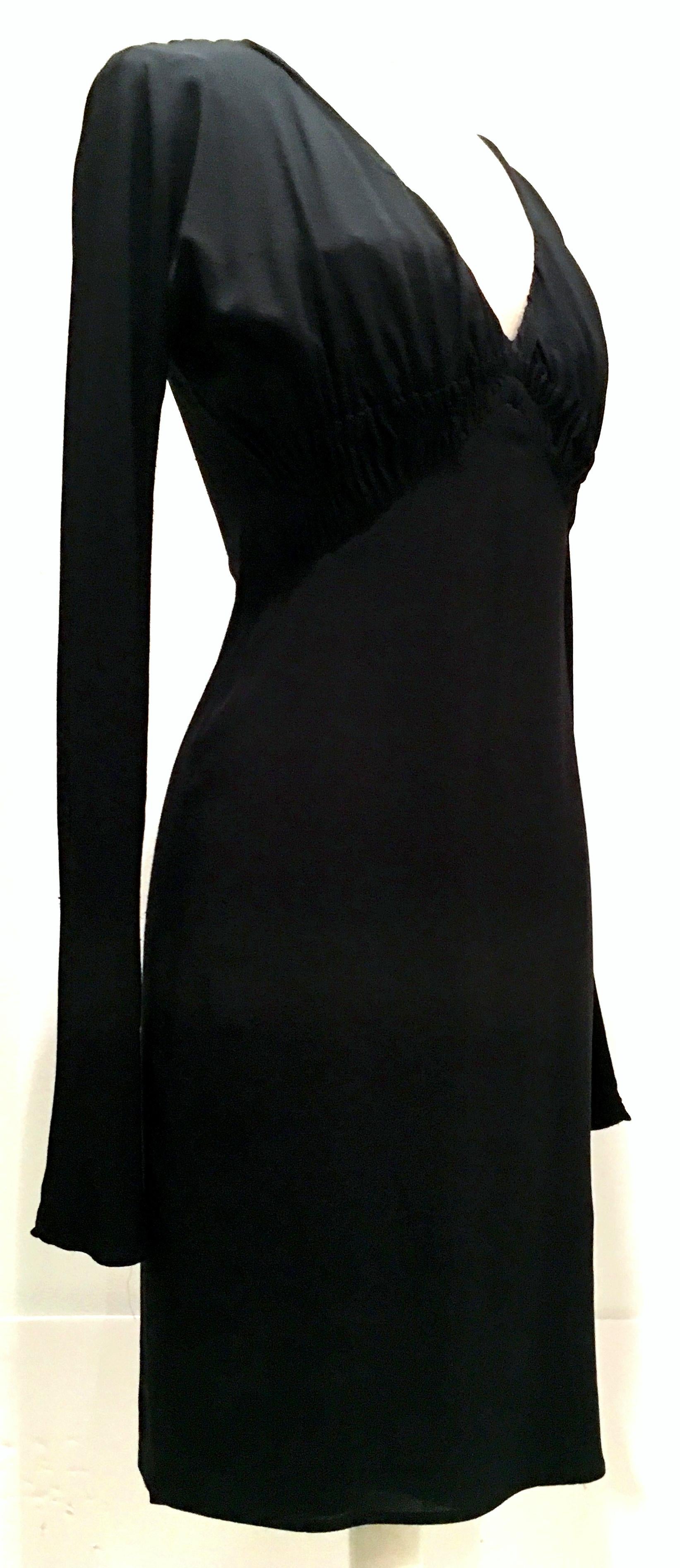 2003 Italian Silk Long Sleeve Deep Plunge Black Dress By Tom Ford For Gucci-42 In Good Condition For Sale In West Palm Beach, FL