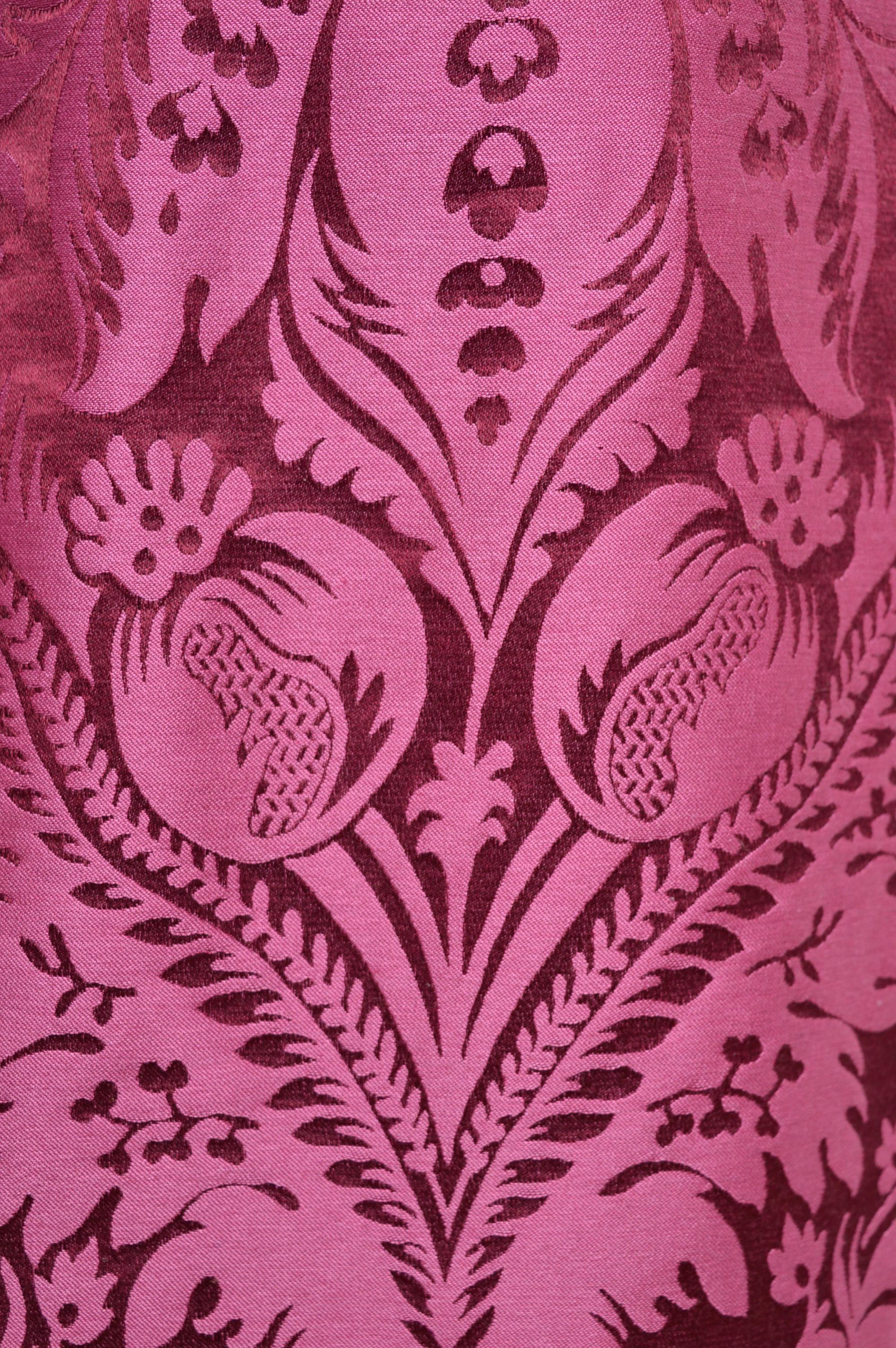 2003 John Galliano Runway Raspberry Pink Damask Jacquard High Waist Pencil Skirt (jupe crayon taille haute en jacquard) en vente 1