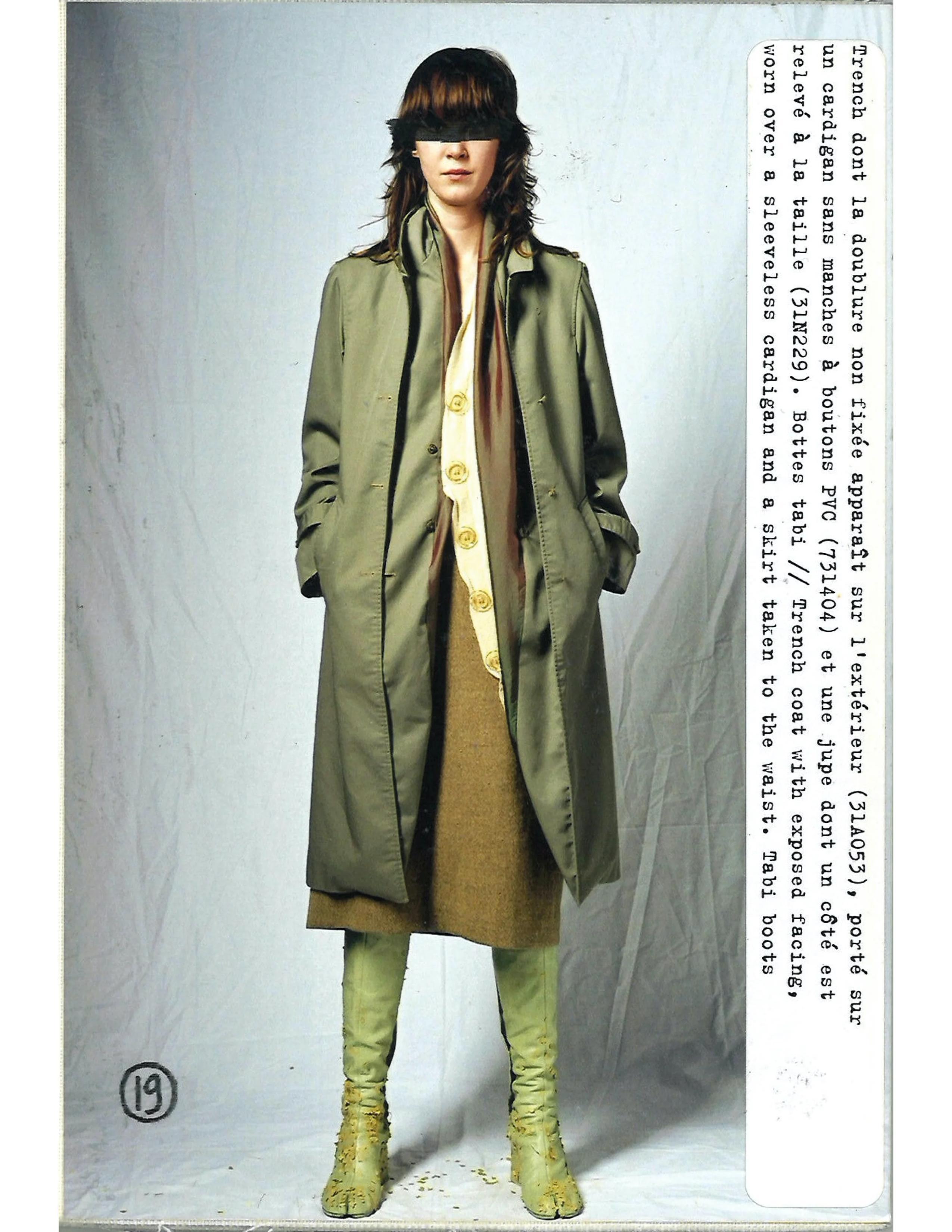 2003 MARGIELA RUNWAY Trench con fodera iridescente a vista e cintura tagliata in vendita 12