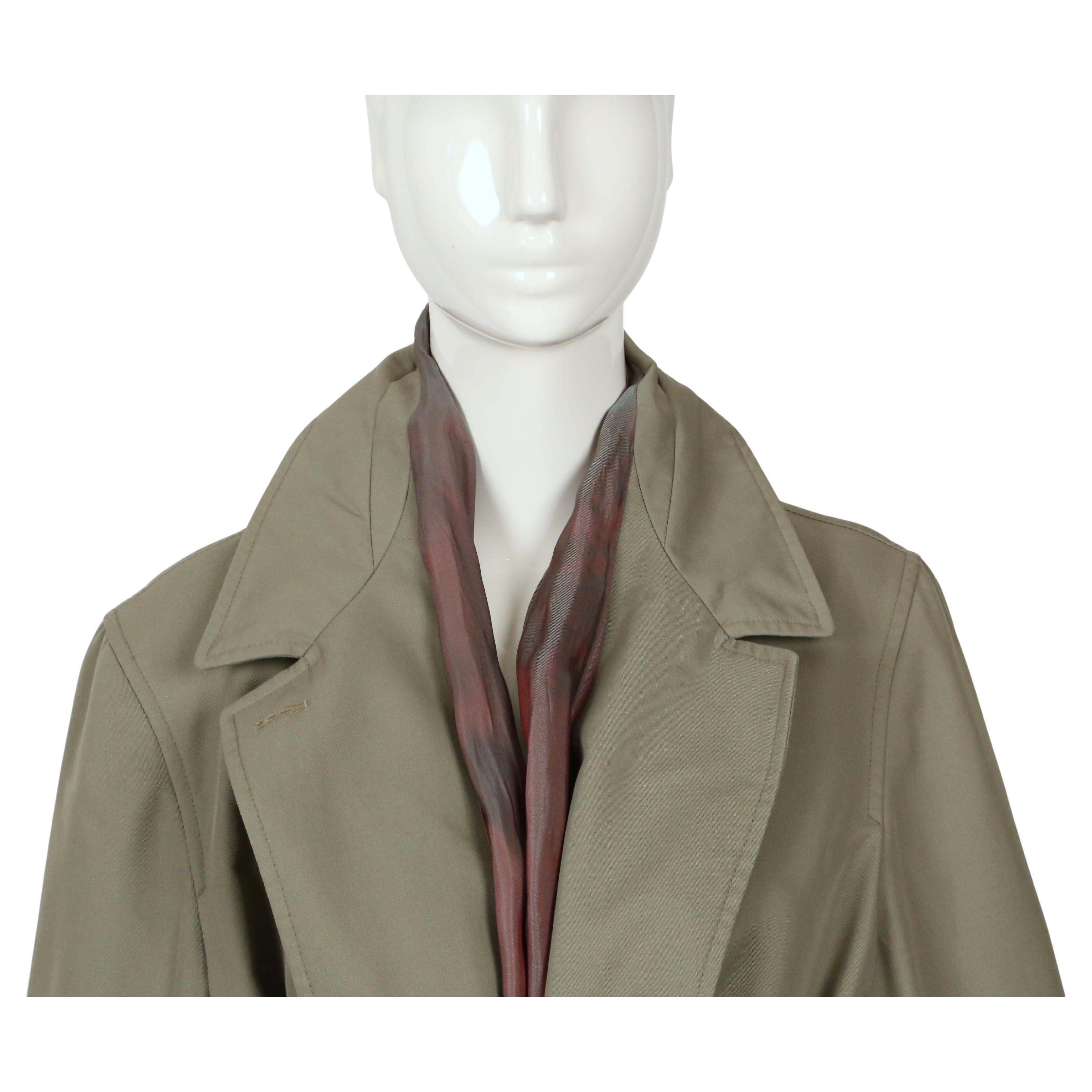 Donna 2003 MARGIELA RUNWAY Trench con fodera iridescente a vista e cintura tagliata in vendita