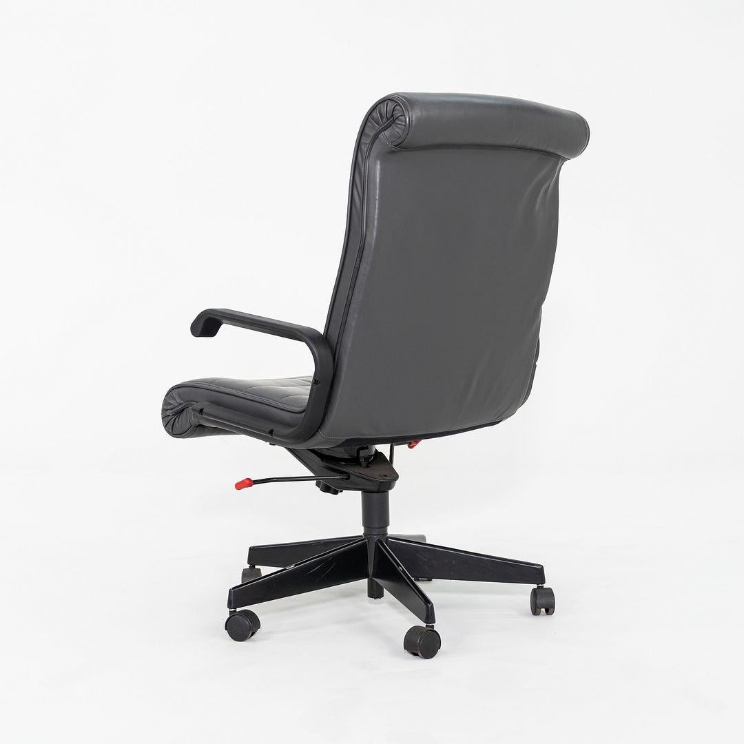 Moderno 2003 Richard Sapper per Knoll Sedia da scrivania executive in pelle grigia 2x Disponibile in vendita