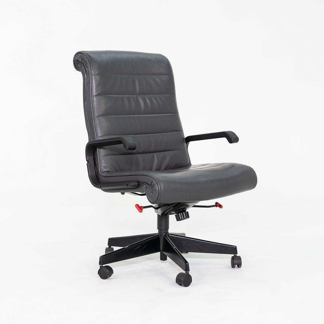 2003 Richard Sapper per Knoll Sedia da scrivania executive in pelle grigia 2x Disponibile In condizioni buone in vendita a Philadelphia, PA