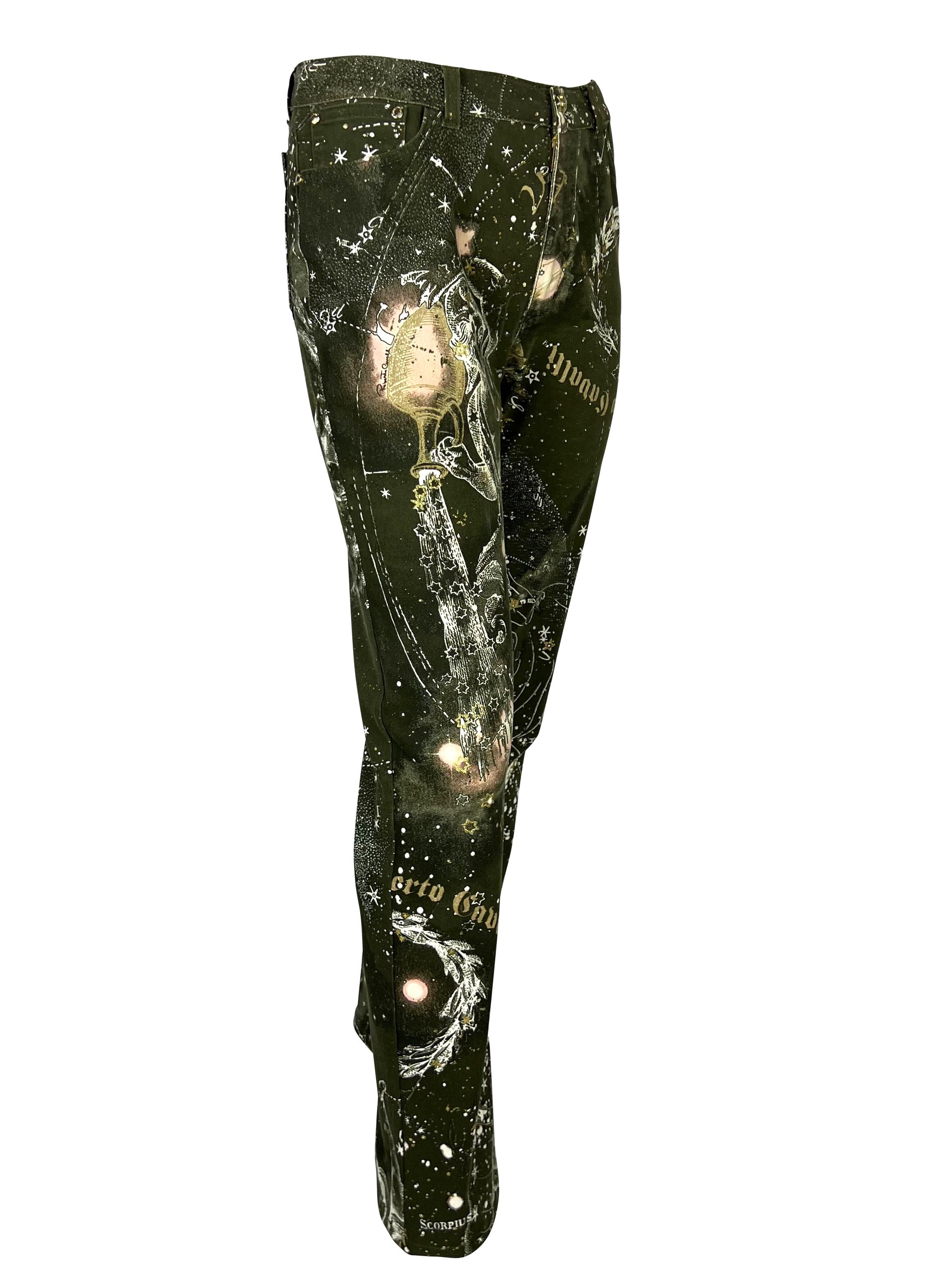 Pantalon en jean extensible imprimé logo astrologique Roberto Cavalli, 2003 en vente 1