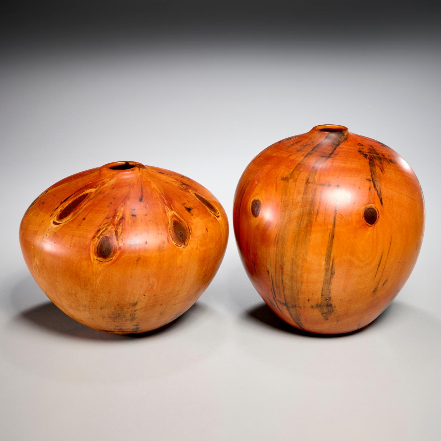 2003 Two Kelly Dunn Norfolk Pine Wood Studio Vases With Incised Mark Underside en vente 3