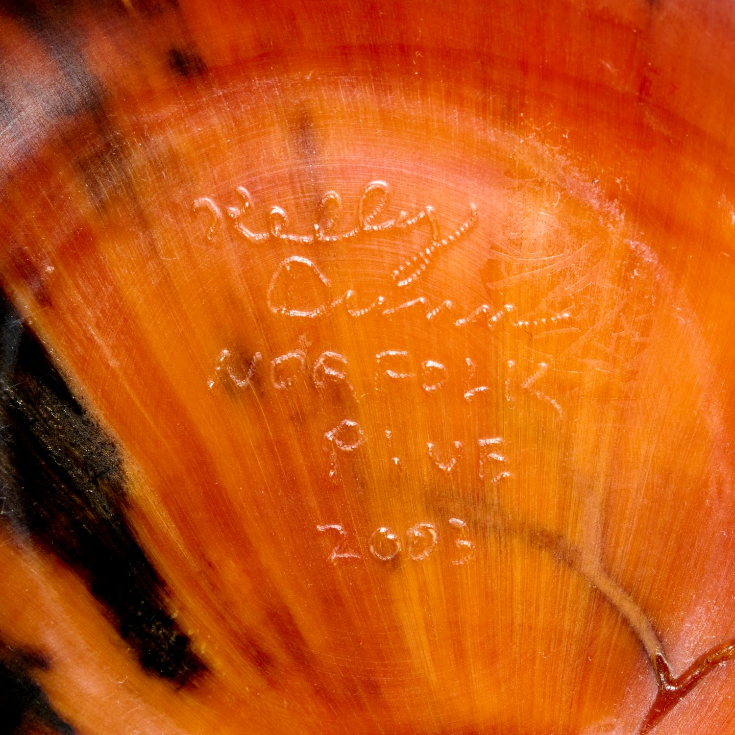 2003 Two Kelly Dunn Norfolk Pine Wood Studio Vases With Incised Mark Underside en vente 1