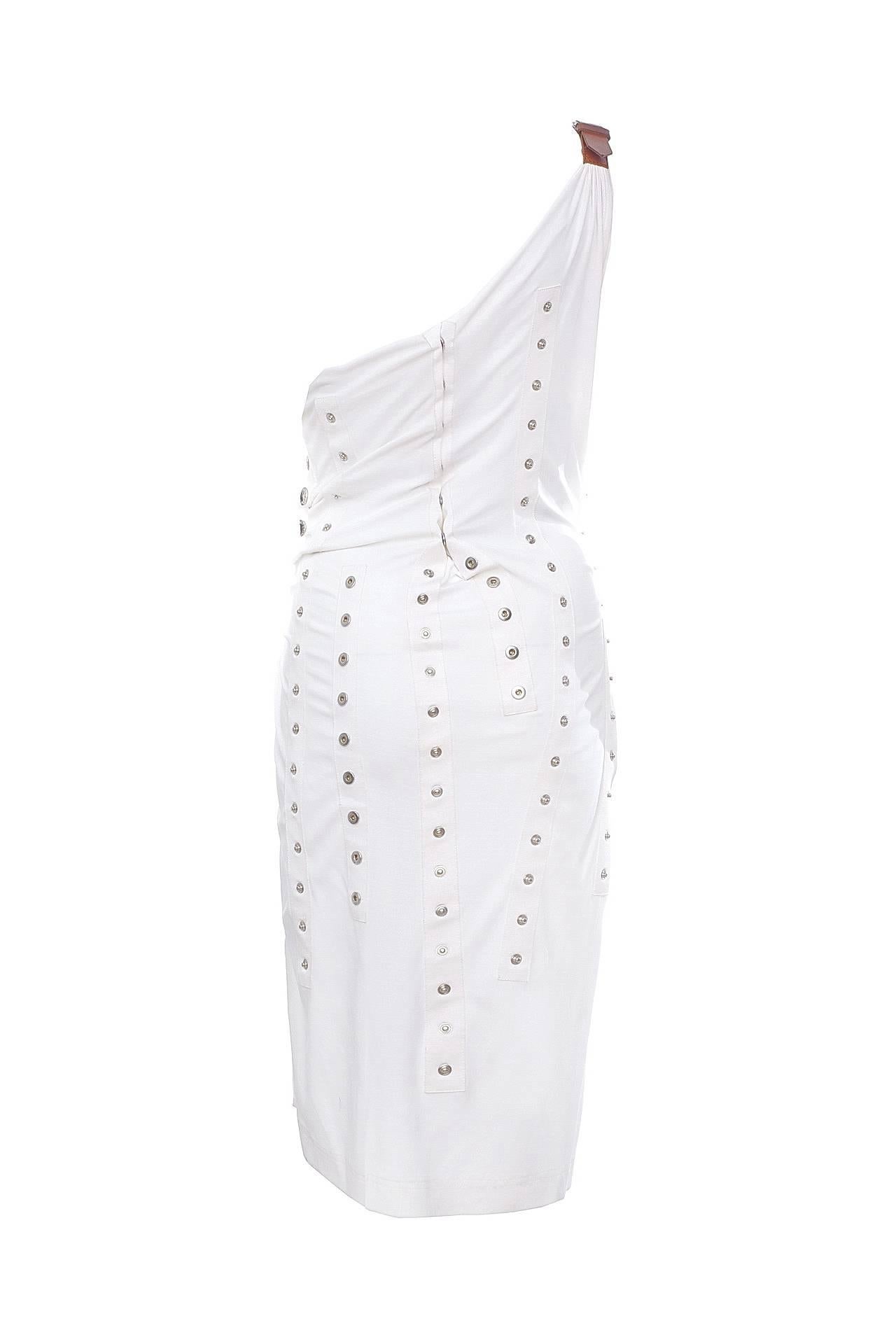 2003 Vintage Dolce & Gabbana White One shoulder dress

95% Rayon
5% Spandex

IT Size 40

New, flawless