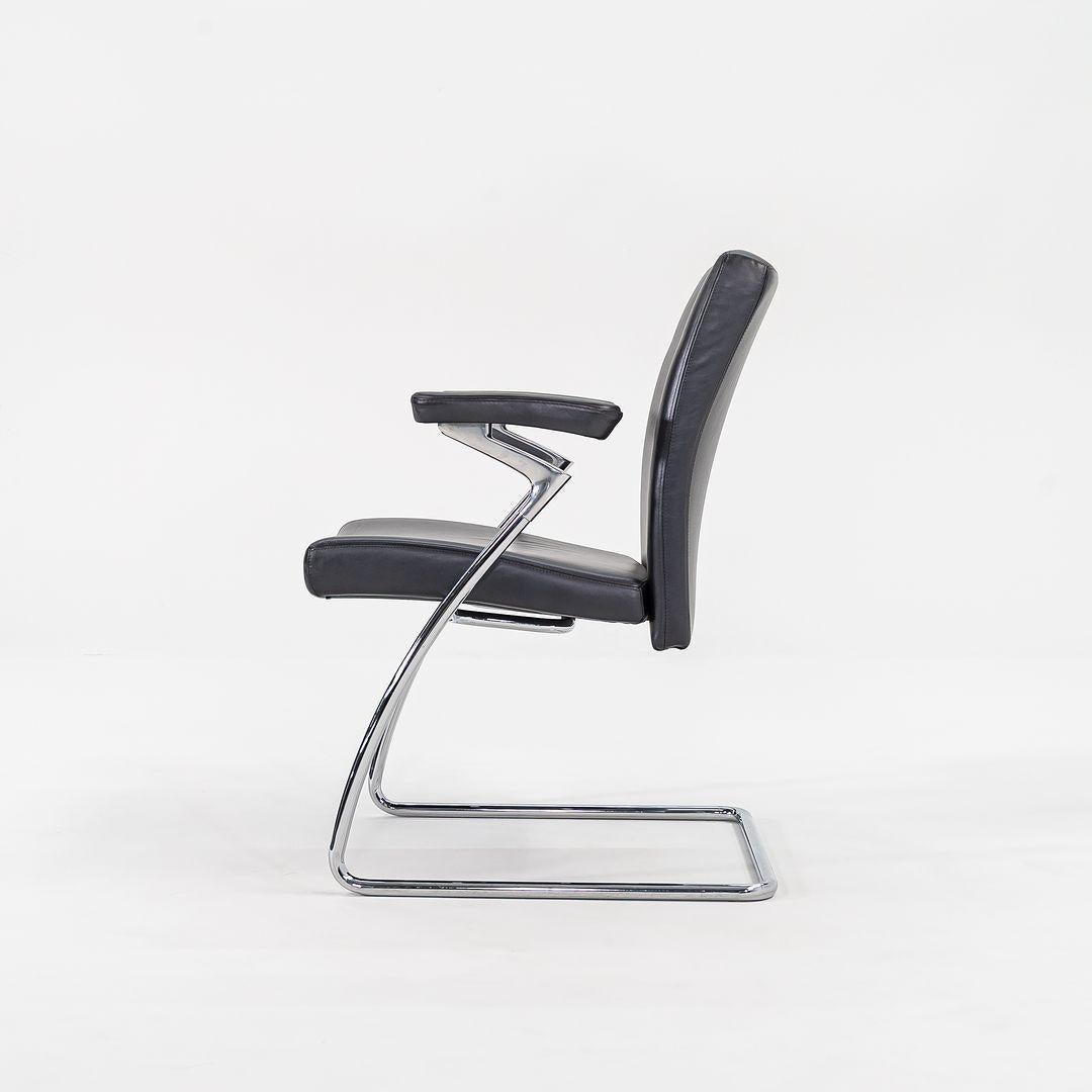 2003 Walter Knoll Art Collection Arm Dining Side Chairs in acciaio e pelle grigia In condizioni buone in vendita a Philadelphia, PA