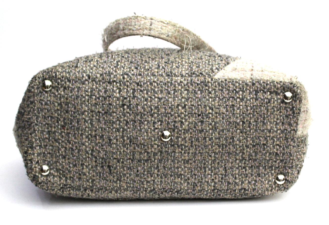 2004-05 Chanel Grey Bouclè Wool Cambon Bag In Excellent Condition In Torre Del Greco, IT