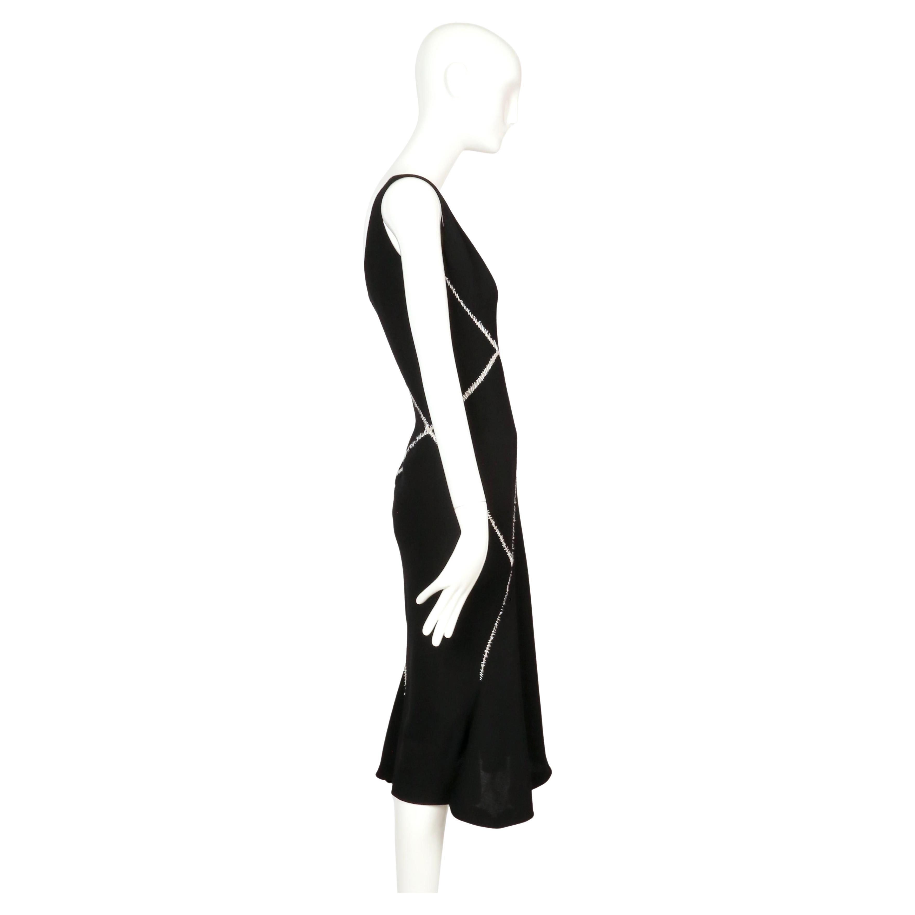 ALEXANDER MCQUEEN Robe en laine noire avec surpiqûres blanches, 2004 Pour femmes en vente