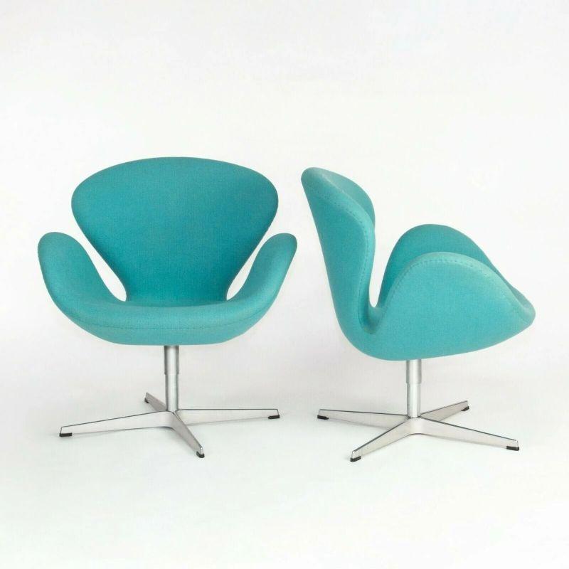 Listed for sale is a single (two chairs are available, but sold separately) Swan chair, designed by Arne Jacobsen and produced by Fritz Hansen. This is one of Jacobsen's most recognizable designs, having been designed for the SAS Hotel in Copenhagen