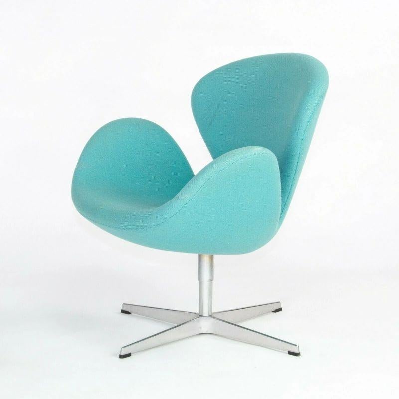 2004 Arne Jacobsen Swan Chairs by Fritz Hansen in Turquoise Hopsack Fabric For Sale 2