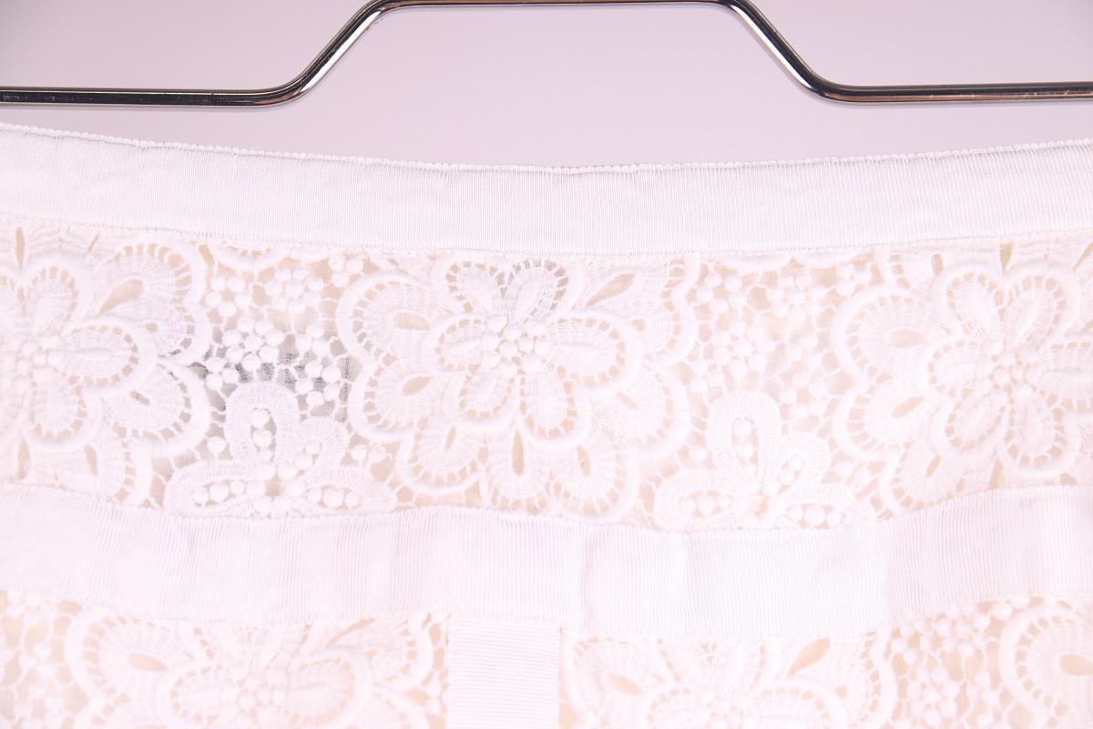 2004 Gonna in pizzo Chanel 04P in vendita 1