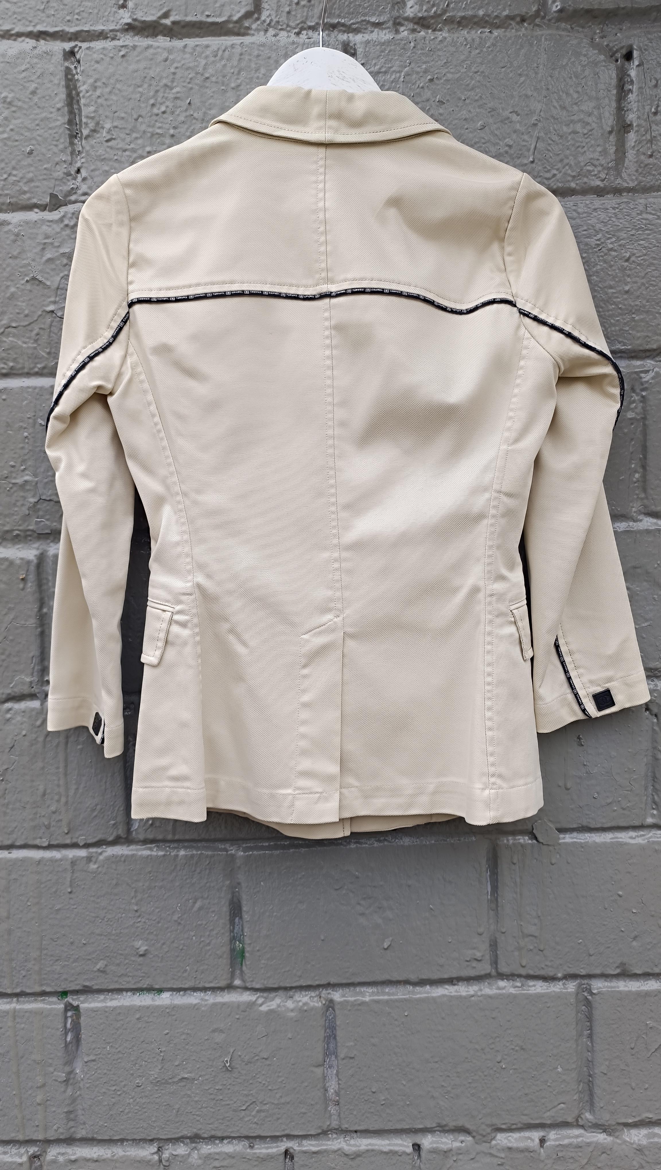 2004 CHANEL 04P Sports Line Nylon Jacket White Ivory P22996V13528 For Sale 7