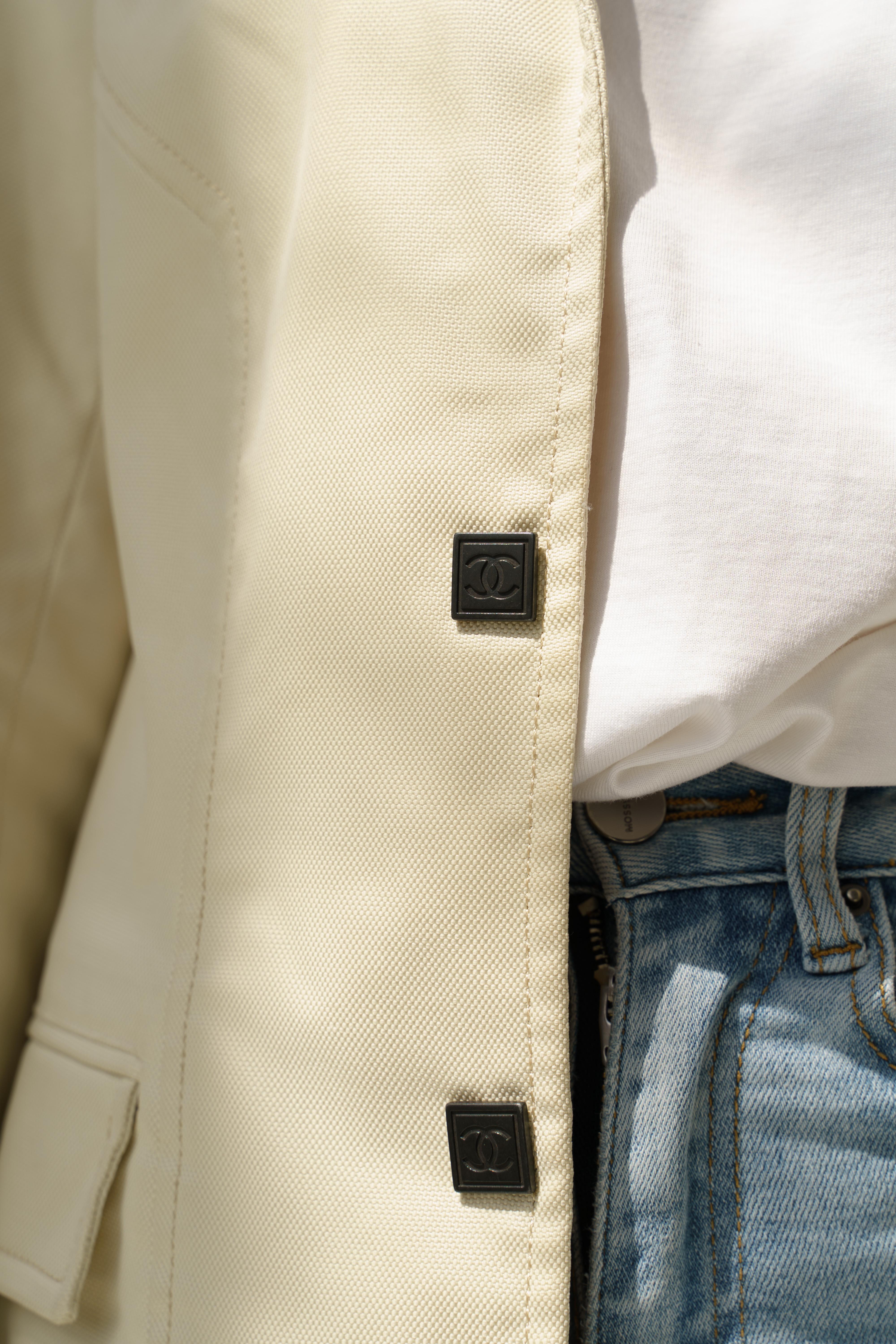 2004 CHANEL 04P Sports Line Nylon Jacket White Ivory P22996V13528 In Excellent Condition For Sale In Алматинский Почтамт, KZ