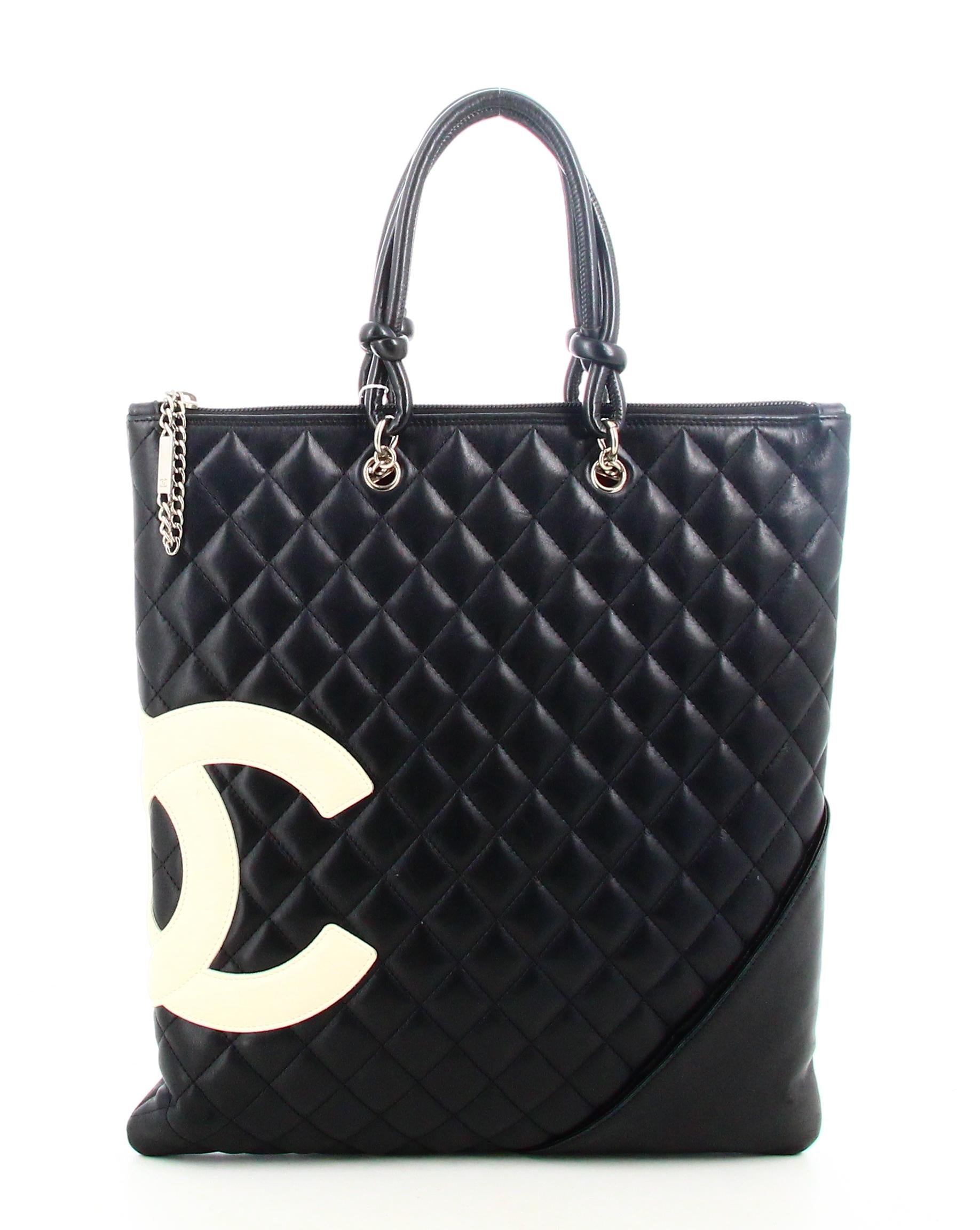 2004 Chanel Cambon Bag Flat Tote Line In Good Condition In PARIS, FR