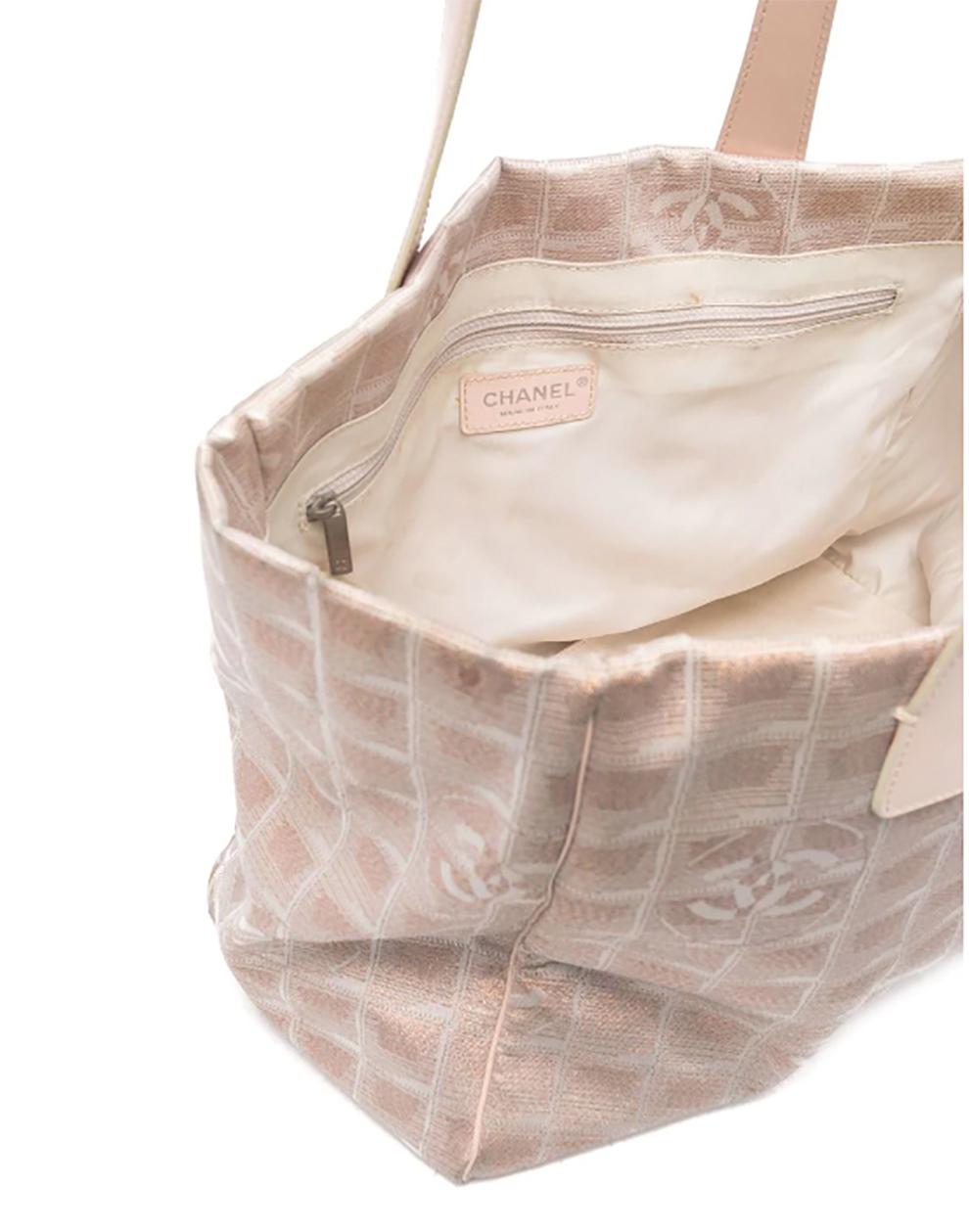 Women's 2004 Chanel Pink Logo Lurex Canvas Tote Bag For Sale