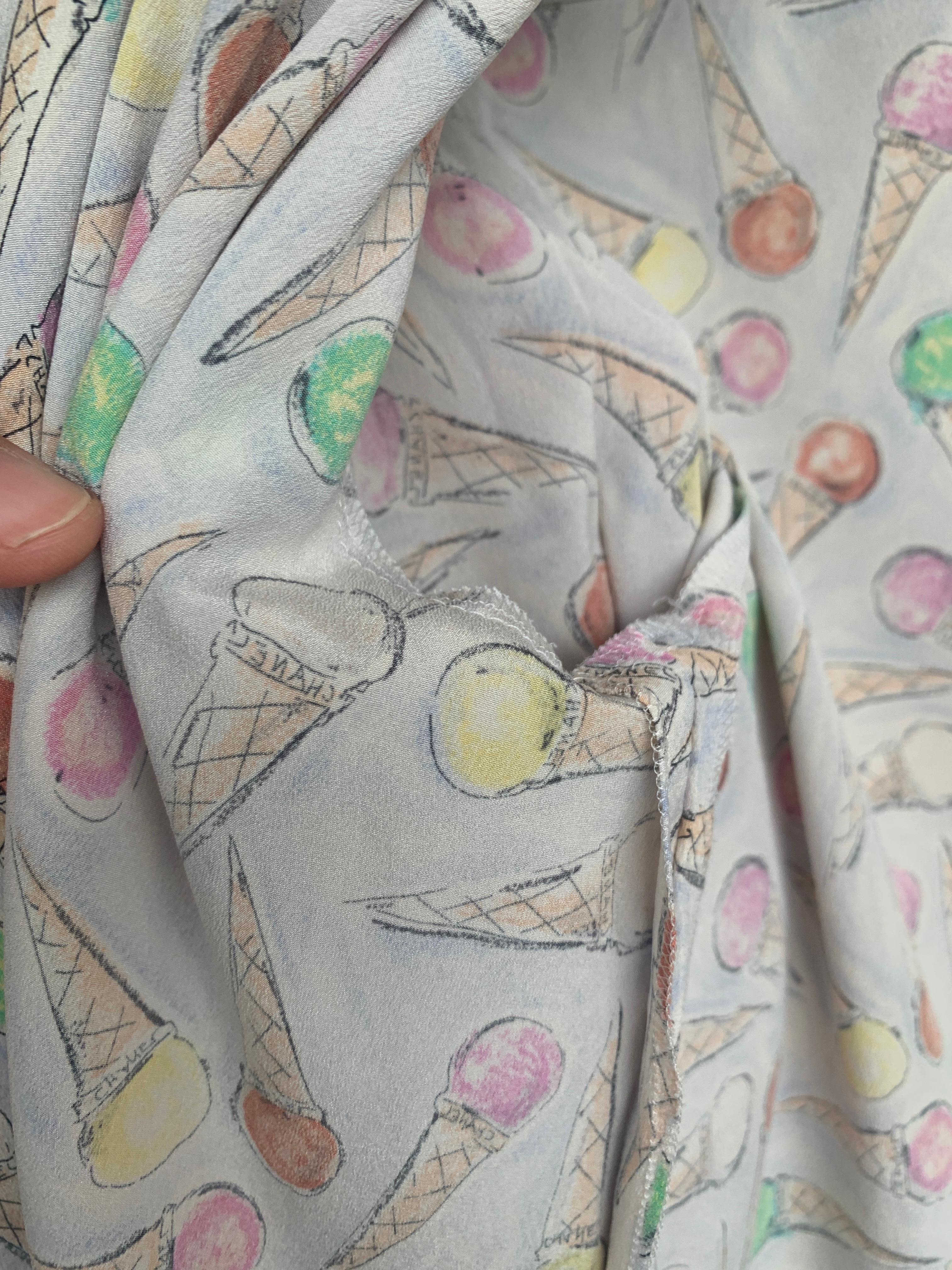 2004 Chanel Resort 2004 Chemisier imprimé cônes de glace Jennie Blackpink en vente 8