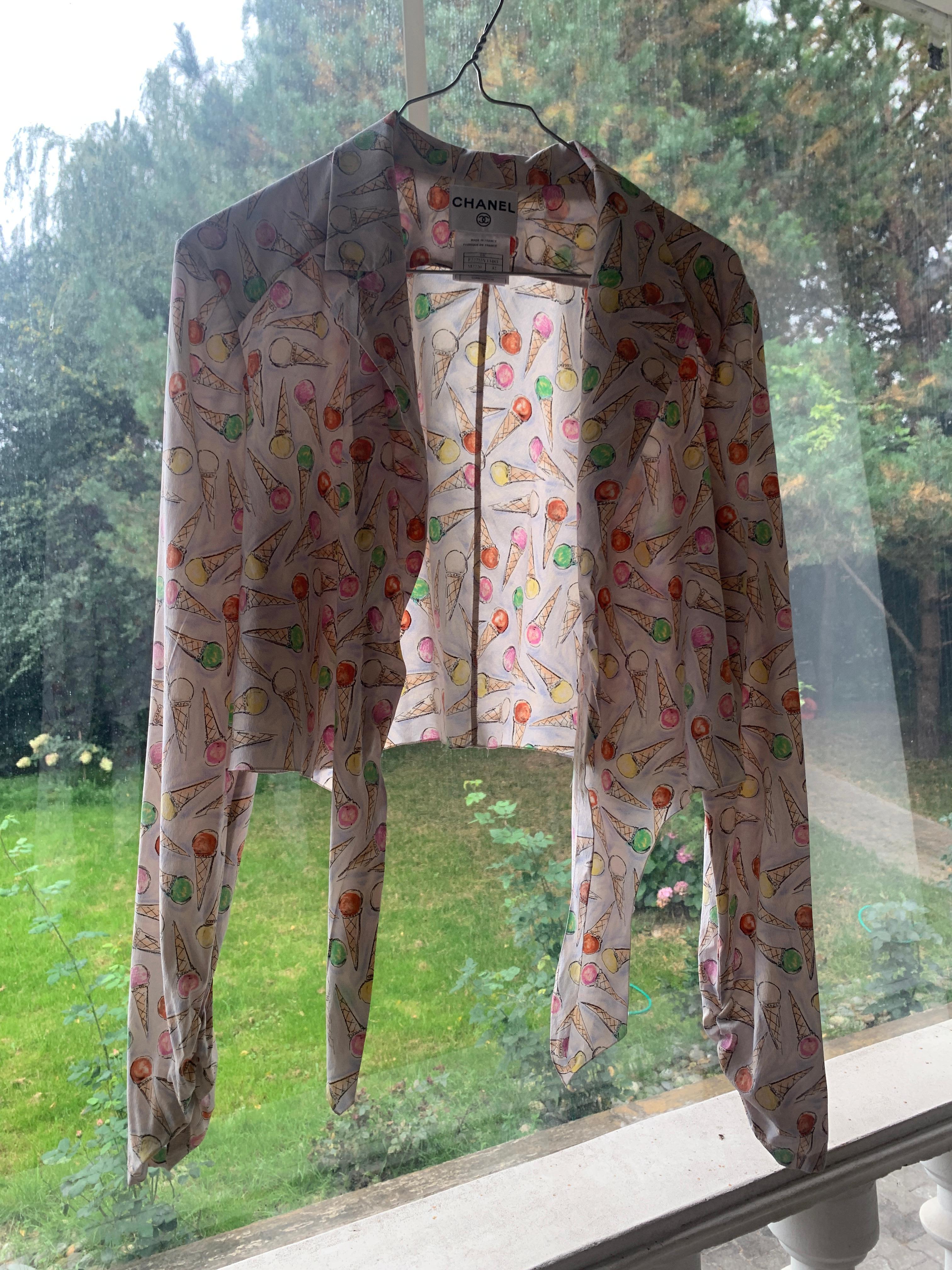 2004 Chanel Resort 2004 Chemisier imprimé cônes de glace Jennie Blackpink en vente 1