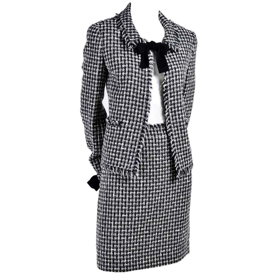 Vintage Chanel Suits, Outfits and Ensembles - 287 For Sale at 1stdibs