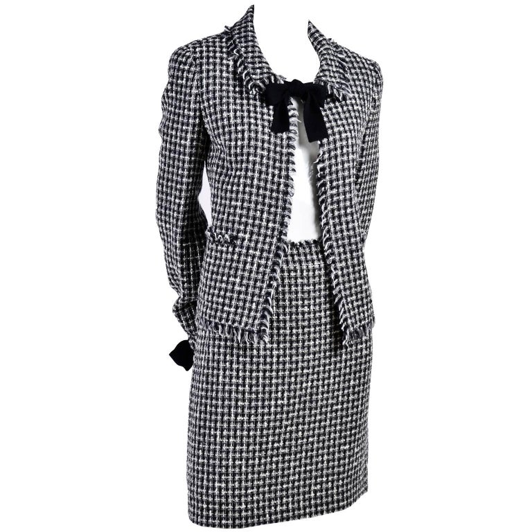 Chanel suit black and white clearance