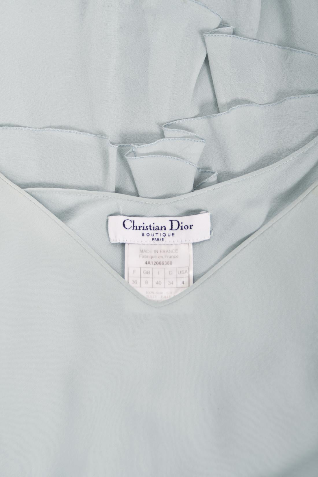 2004 Christian Dior by John Galliano Eisblaues gestuftes Kleid aus Seide und Tüll mit Schrägschnitt im Schrägschnitt 14