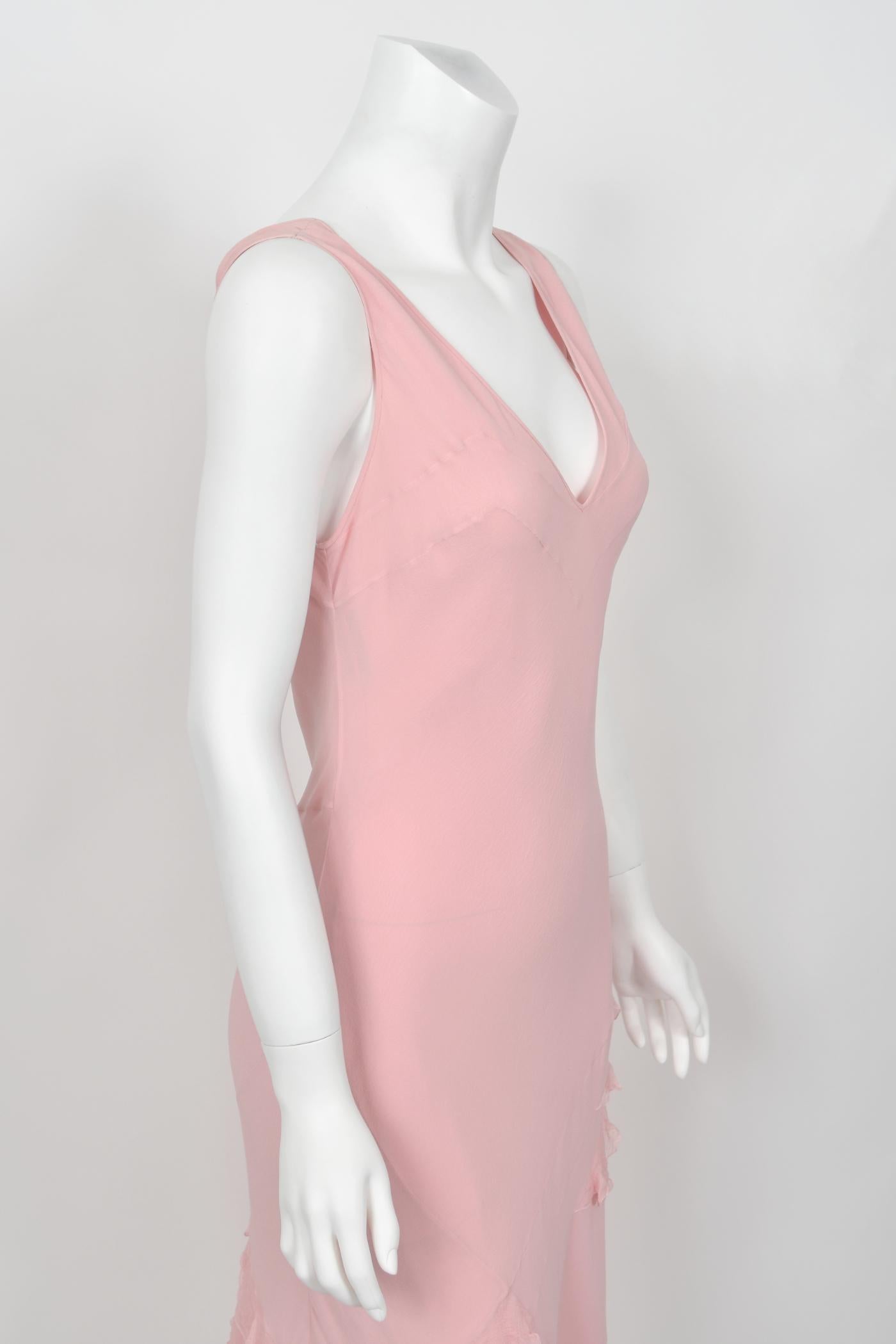 2004 Christian Dior by John Galliano Vestido de seda rosa con volantes y corte al bies en venta 2