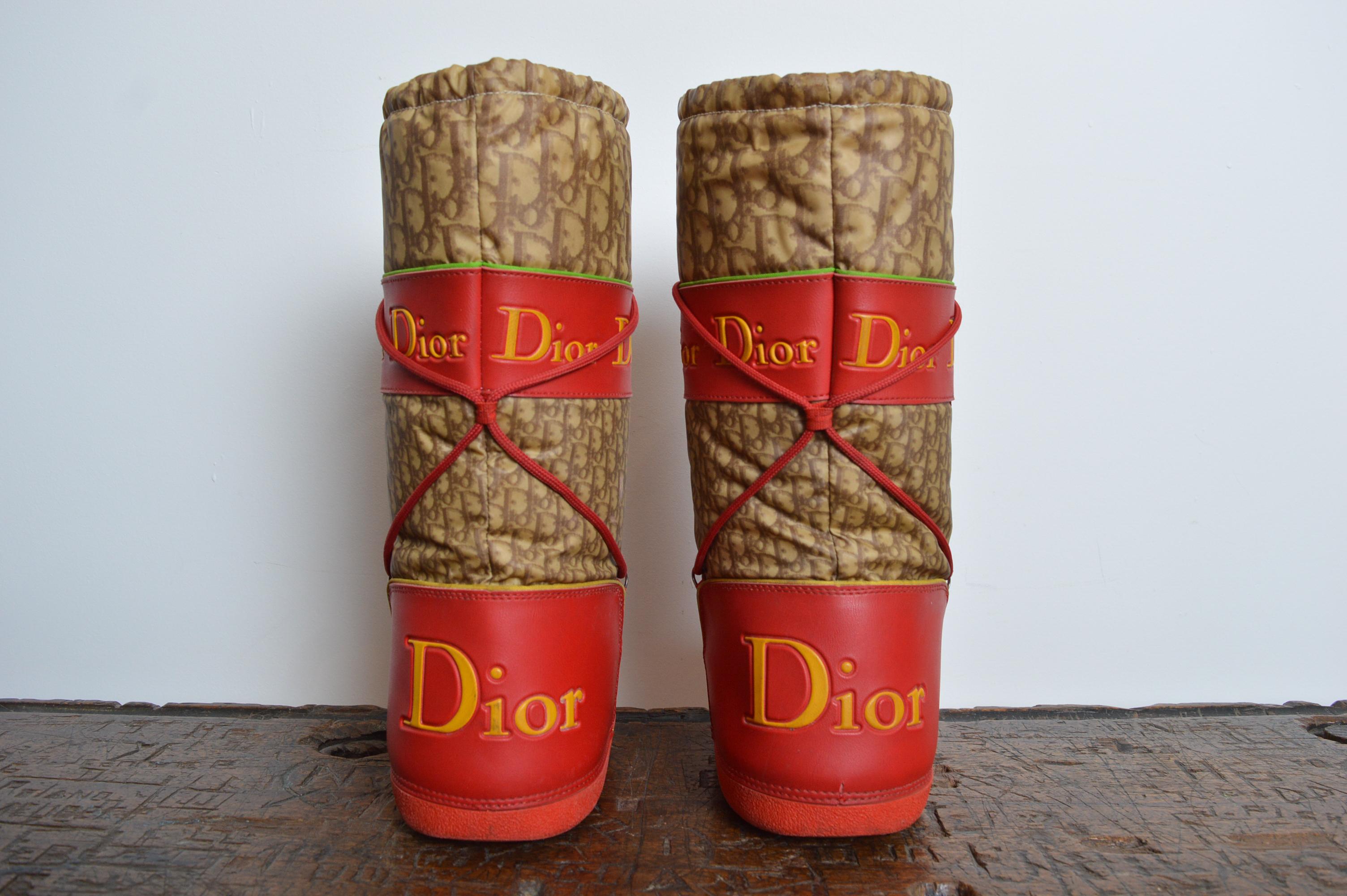 2004 Christian Galliano for Christian Dior by John Galliano Rasta Diorissimo Logo Moon Stivali da neve 35-37 in vendita 7