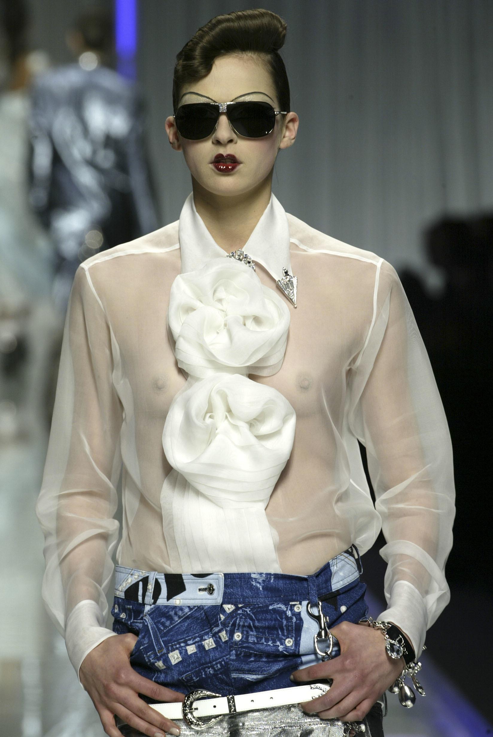 2004 Christian Dior Fall 2004 Ready-to-Wear Silk Blouse For Sale 3