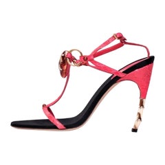 2004 Sandalias vintage de colección Tom Ford for Gucci adornadas con cocodrilo rosa  Talla 8